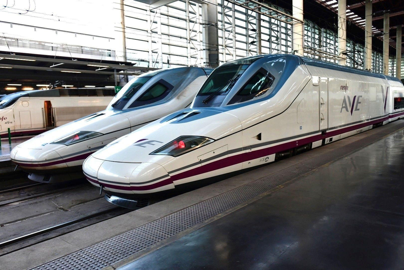 Renfe busca cubrir diferentes puestos de trabajo sin oposición y con sueldos de hasta 3.000 euros
