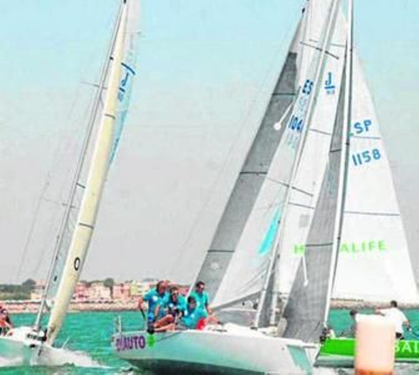 Los monotipos J80 disputan la segunda jornada de la Semana Náutica.