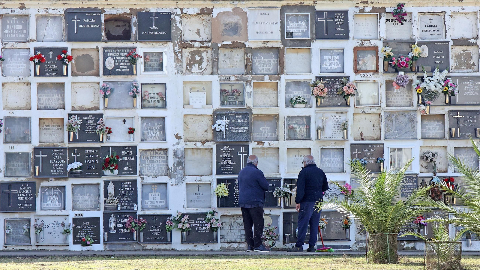 Imágenes del cementerio de Jerez en el Día de los Fieles Difuntos
