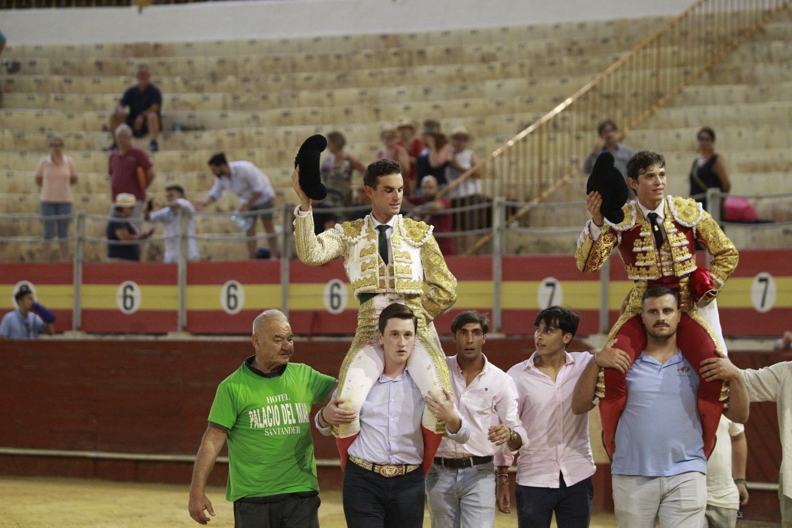 Imágenes de la corrida de toros del jueves en la Feria de Almería 2024