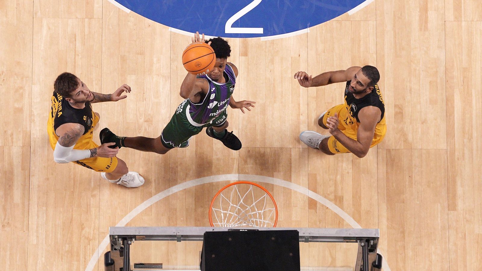 El Unicaja-La Laguna Tenerife, en fotos