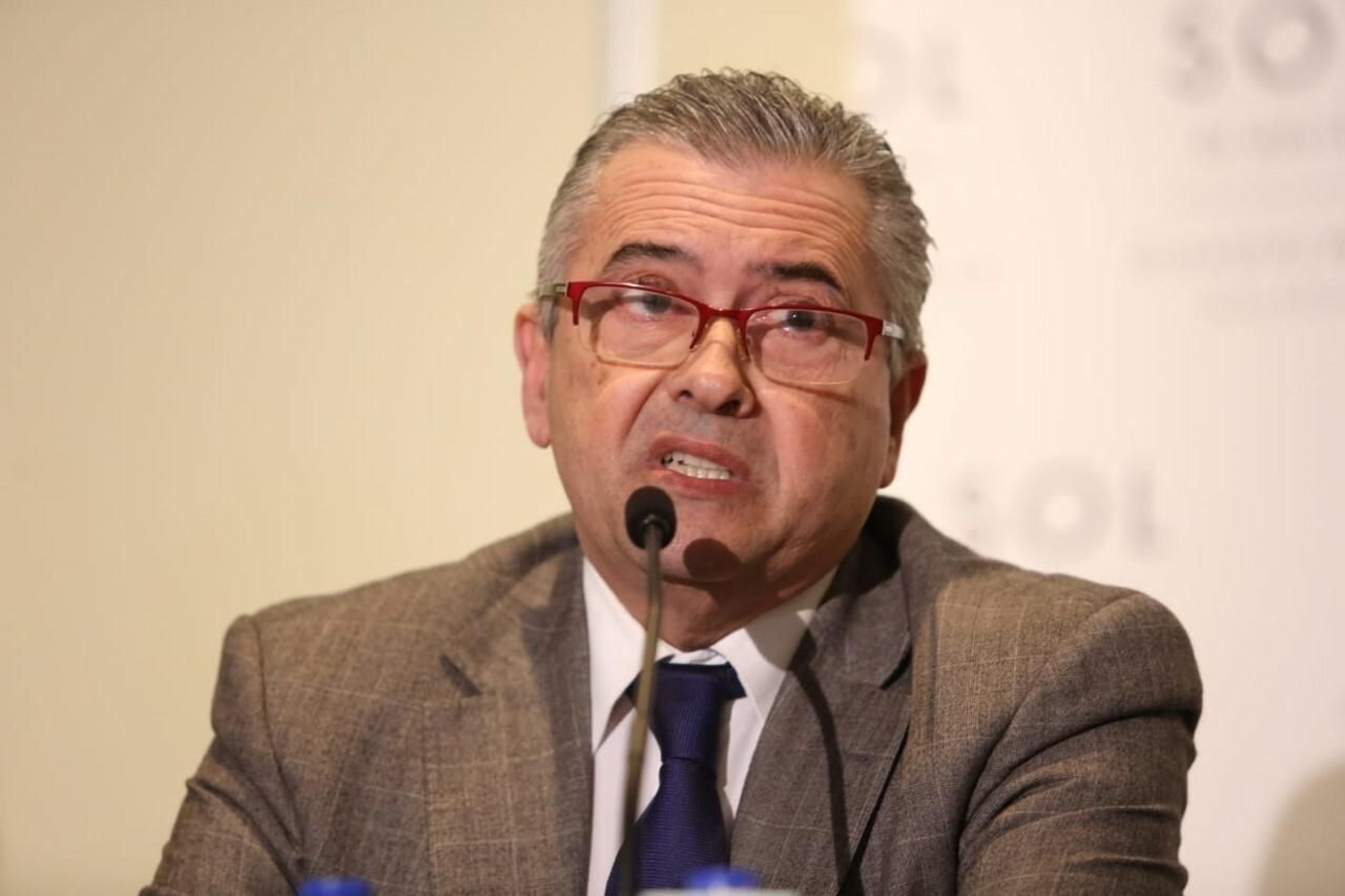 Las fotos de la rueda de prensa de Víctor