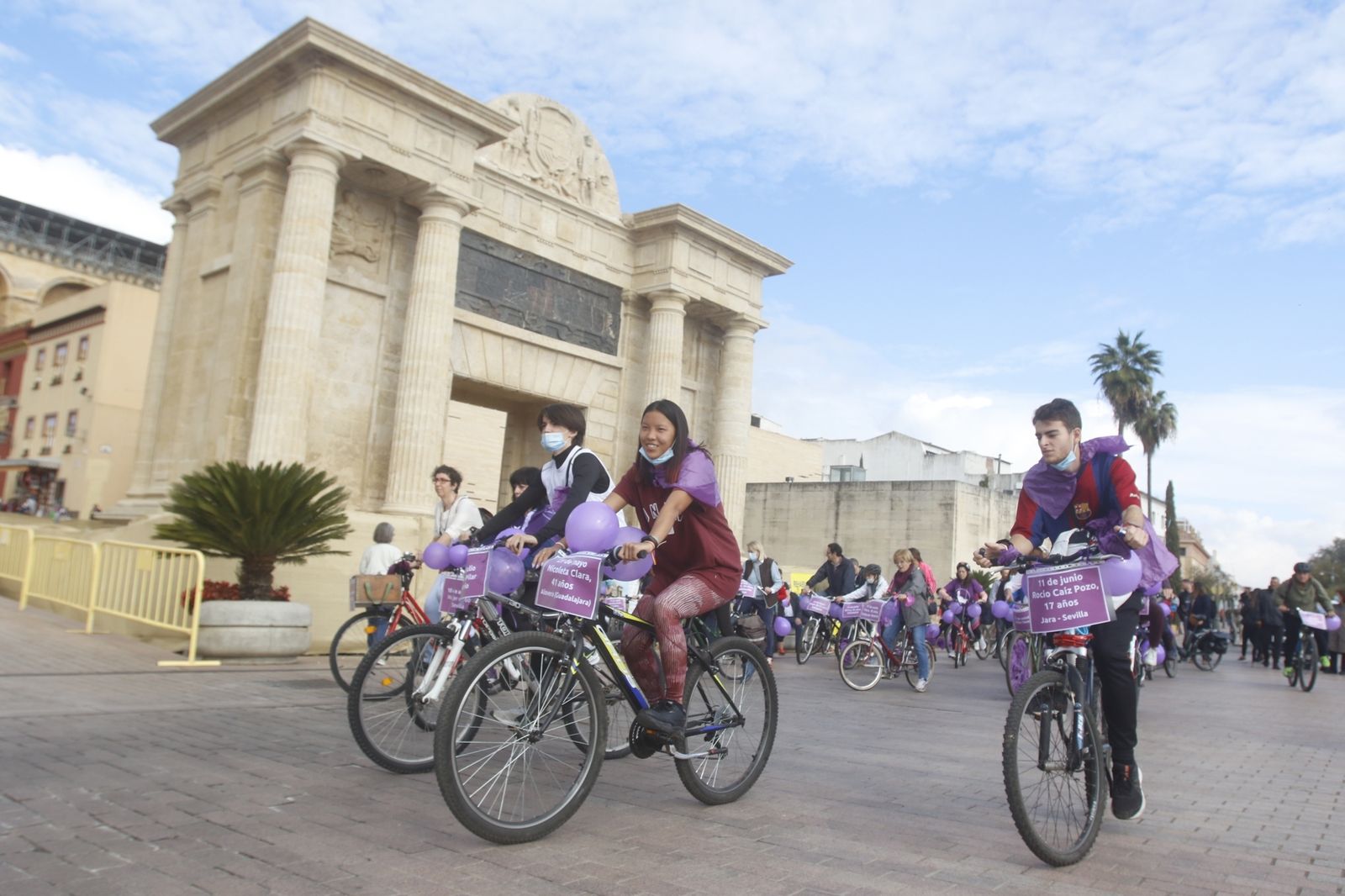 La Marcha En Bici contra la Violencia a las Mujeres en Córdoba, en fotografías
