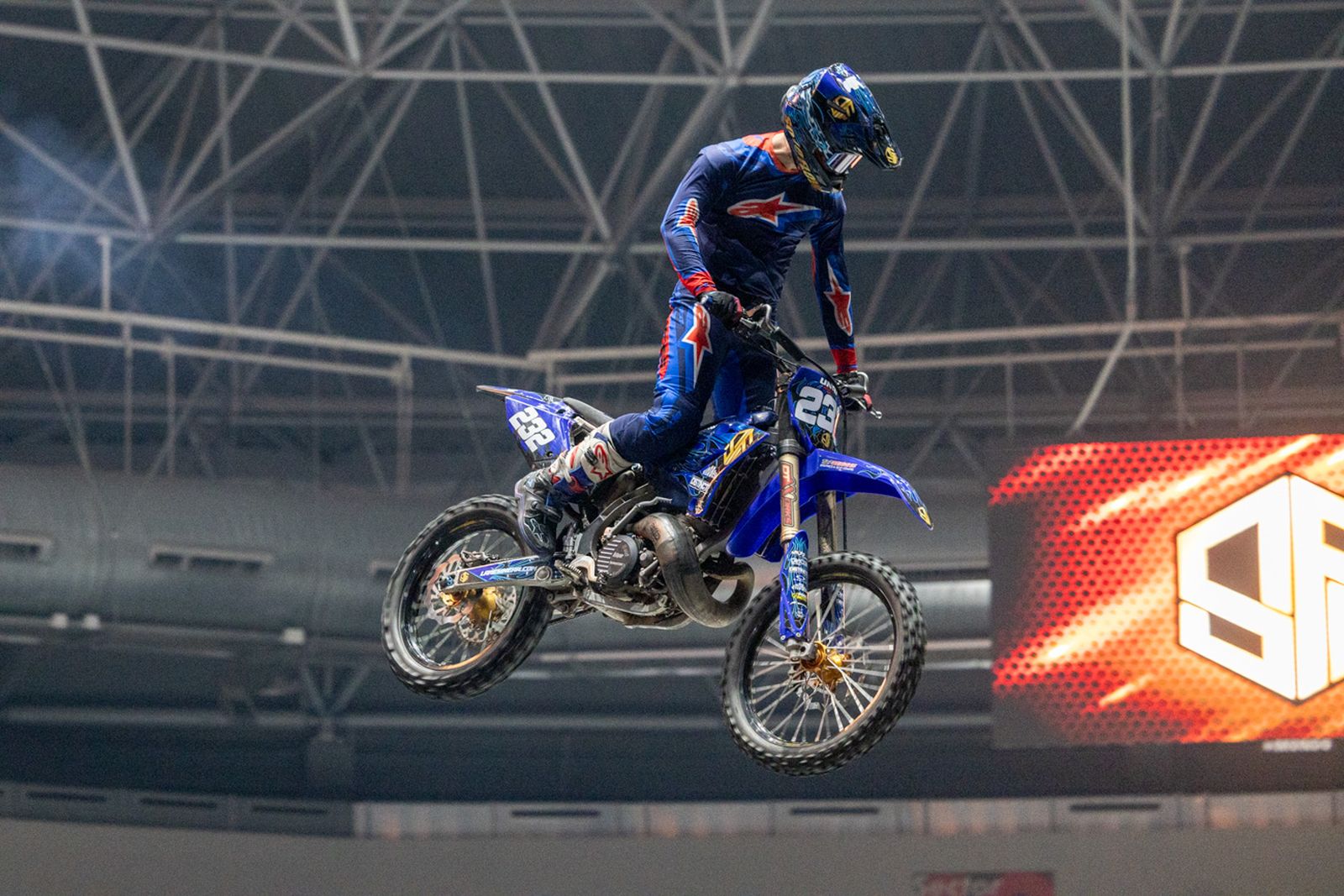 En imágenes: el Olivo Arena vibra con piruetas y motor en estado puro en el Soloflow Freestyle (1)