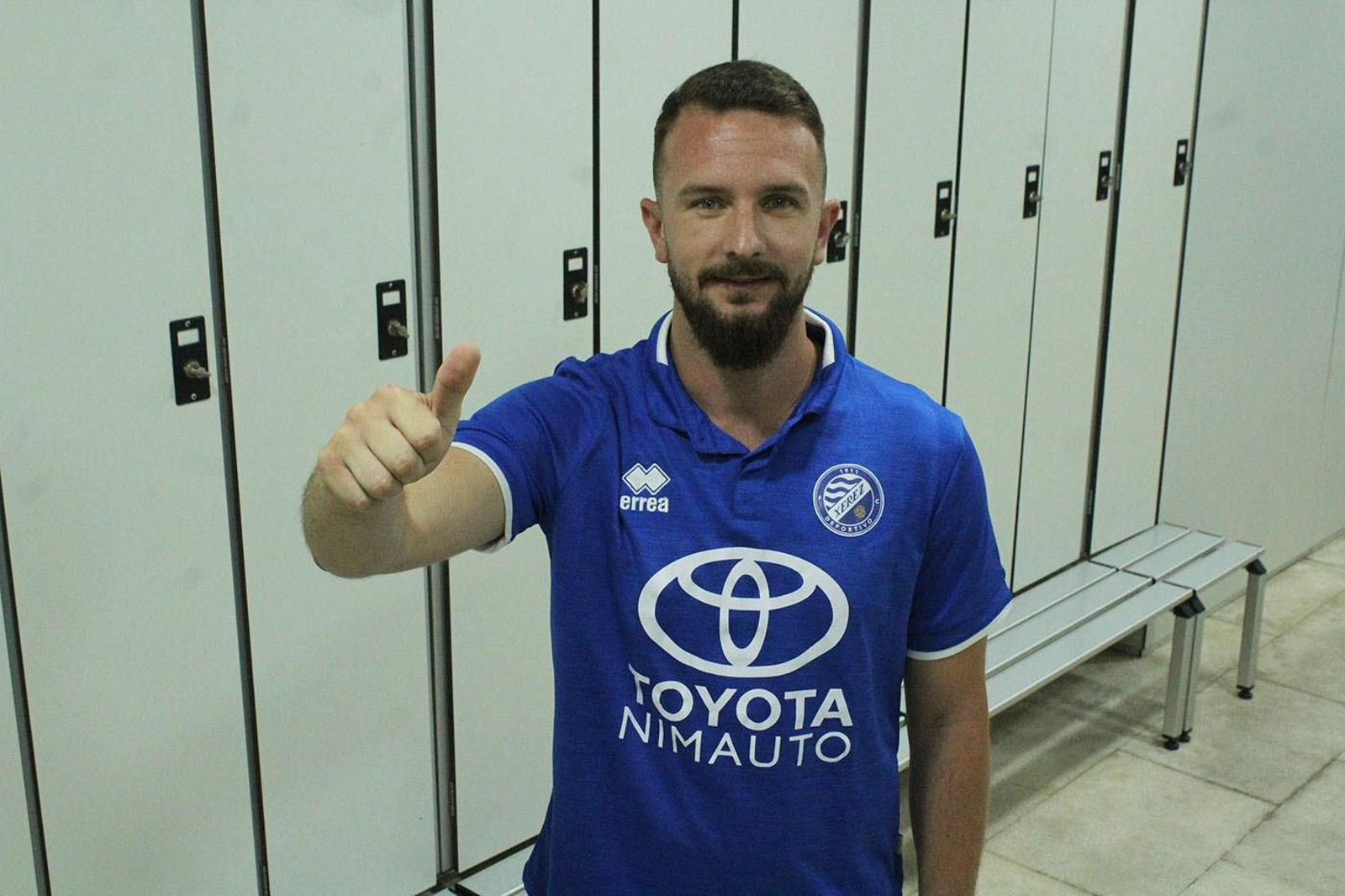 Nene ya luce la elástica del Xerez DFC Toyota Nimauto.