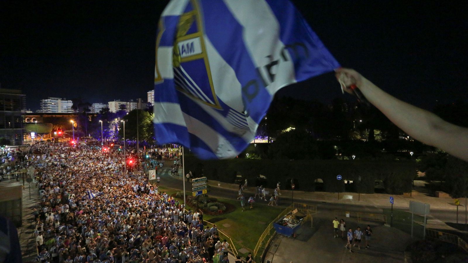 La madrugada interminable con la que Málaga celebró el ascenso