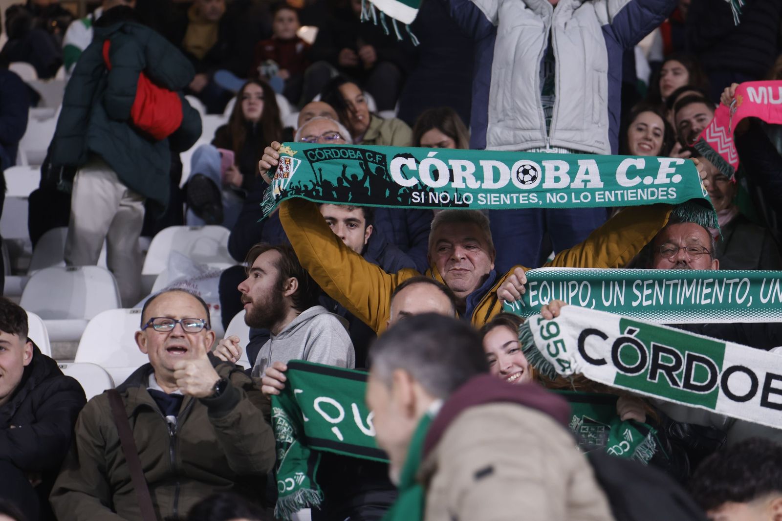 Las mejores fotos del ambiente en El Arcángel para el Córdoba CF - Valladolid