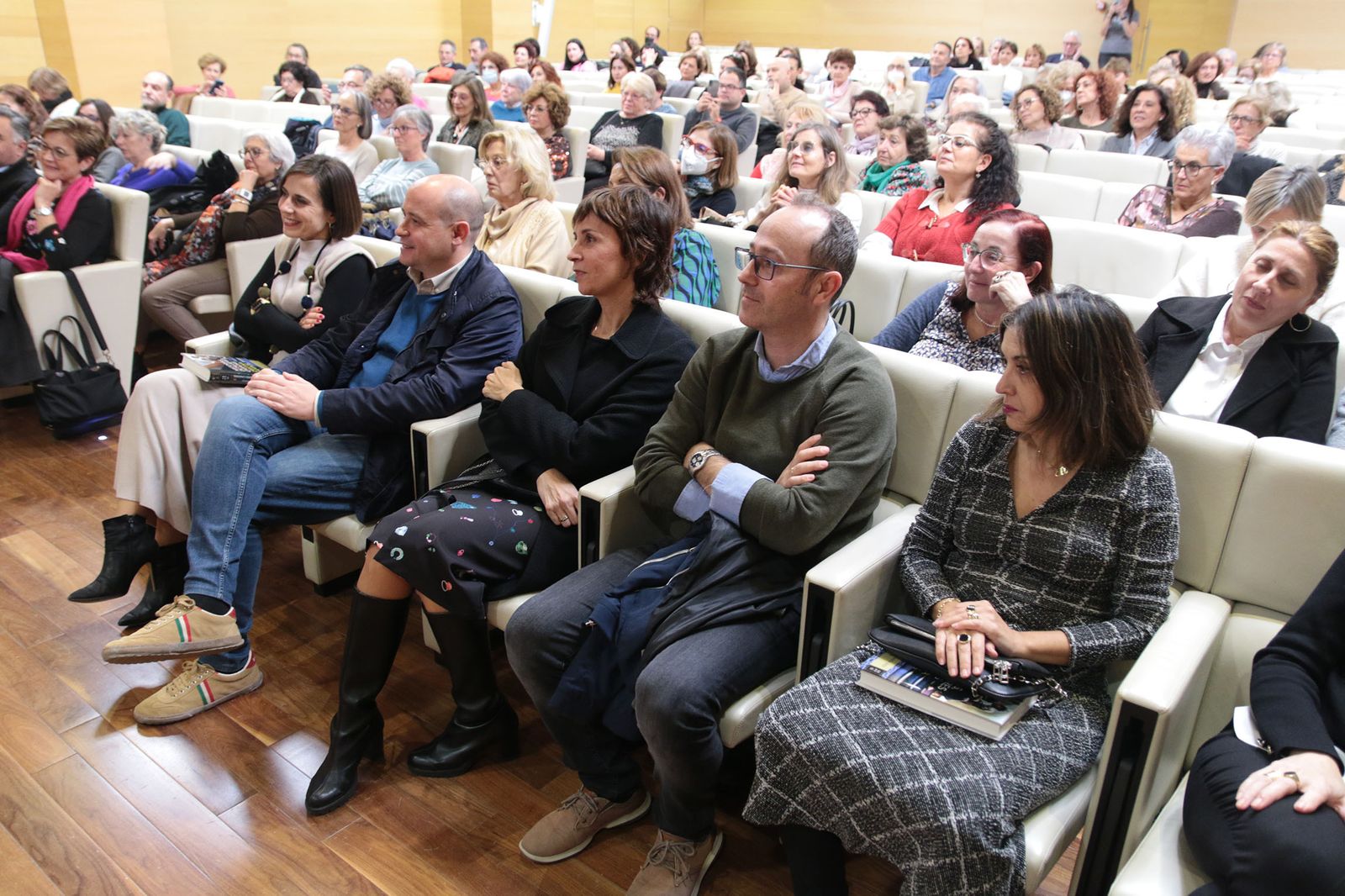 El Diario de los Libros, con Cristina Campos y su novela 'Historias de mujeres casadas'