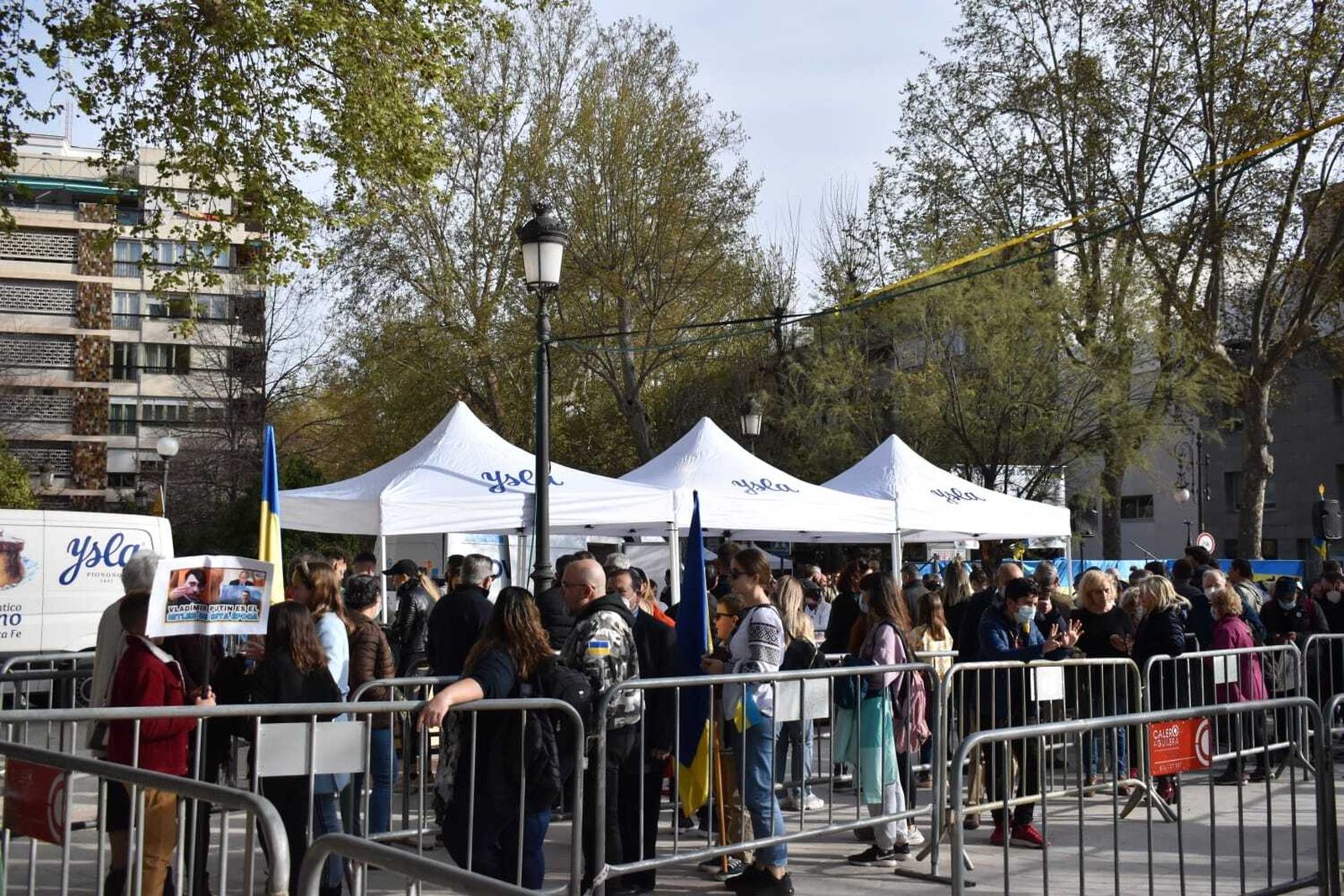Así ha sido la movilización en Granada en apoyo al pueblo ucraniano