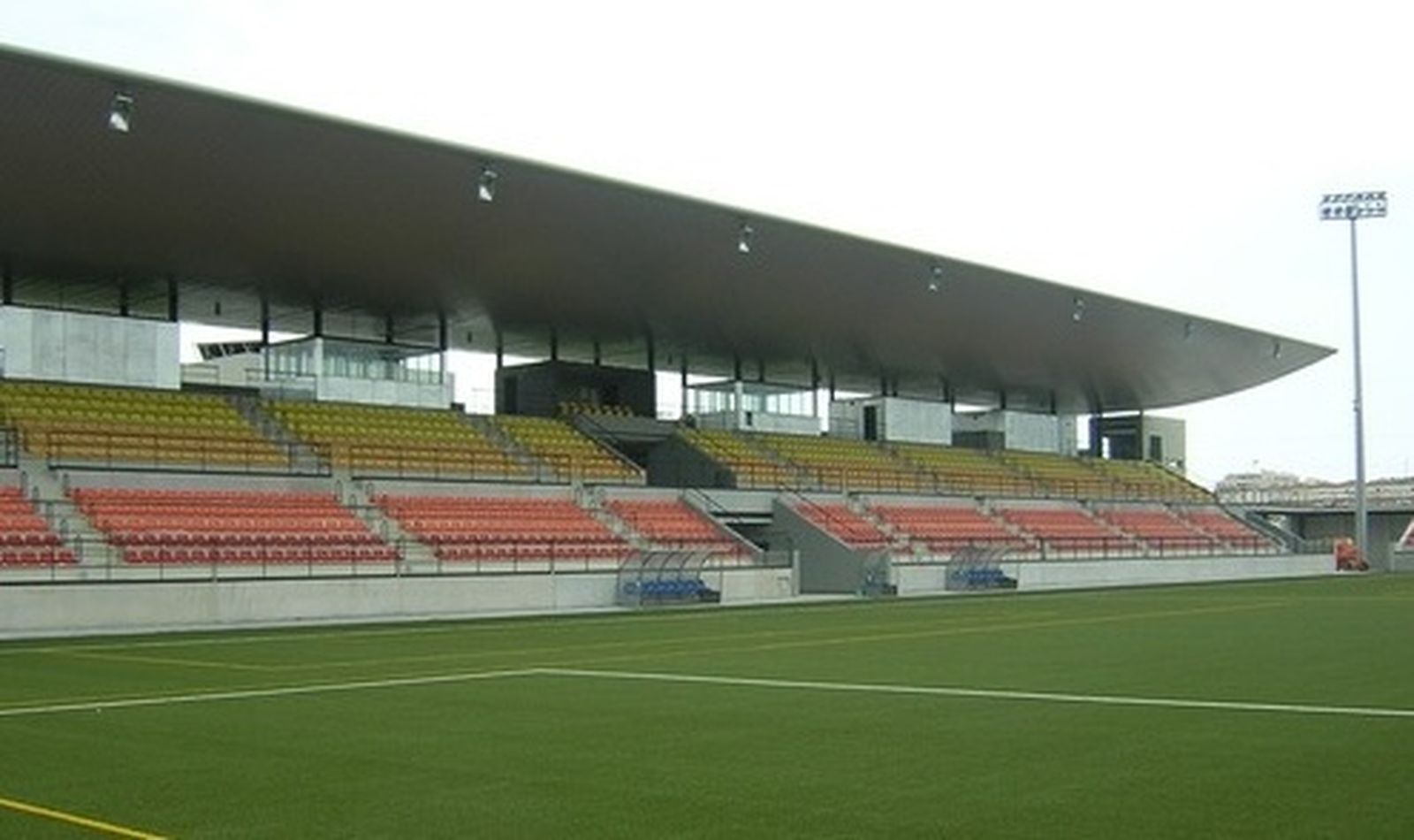 Tribuna del Estadio Muñoz Pérez de Estepona.