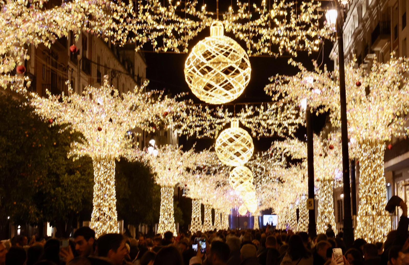 Sevilla enciende sus luces de Navidad