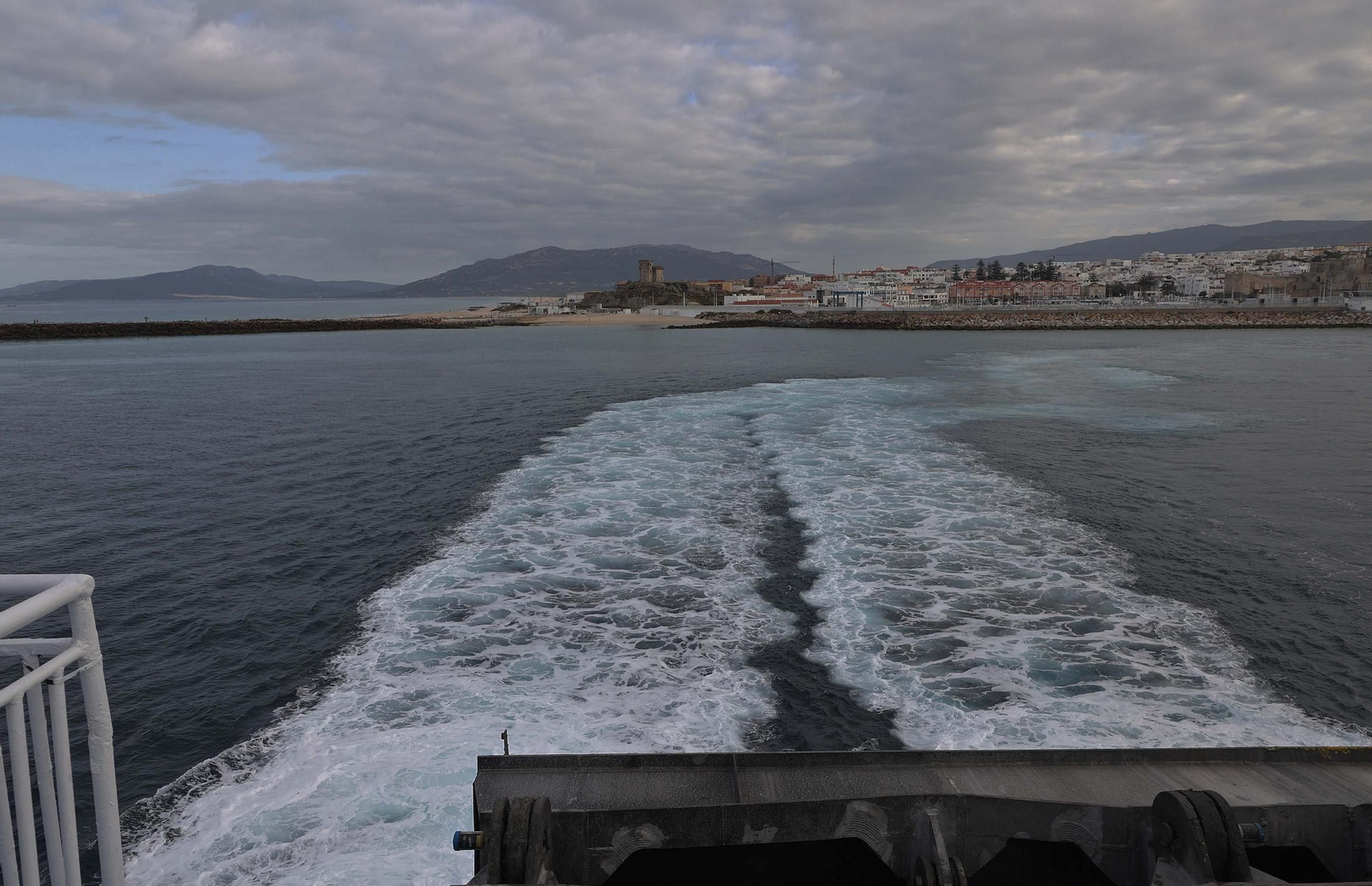 Así fue el primer viaje del 'Avemar Dos' entre Tarifa y Tánger con Baleària, en imágenes