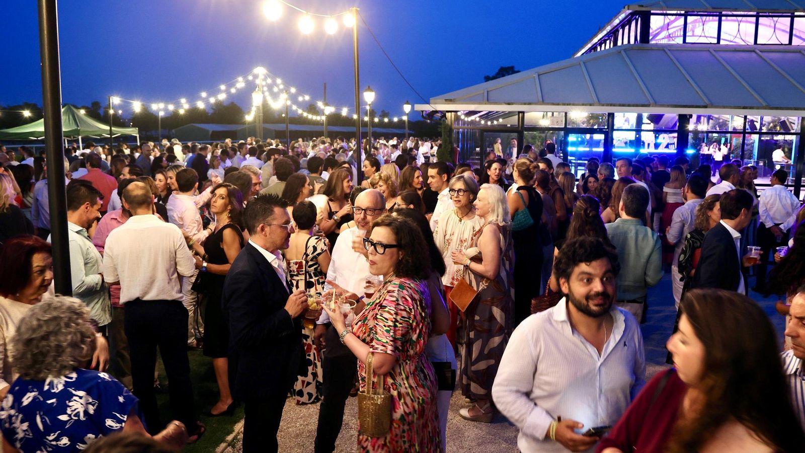 Gran ambiente en la 25 Gala de Autismo Sevilla en el Real Club Pineda