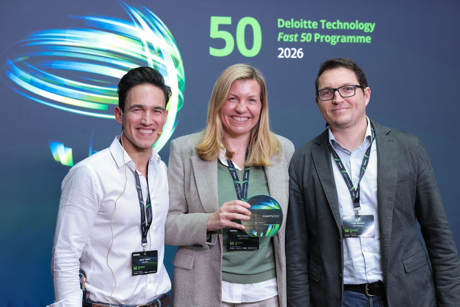 Gina Matheis y Franz Matheis, hermanos y fundadores de Paray Tech, durante la entrega del premio Deloitte Technology Fast50 Programme.