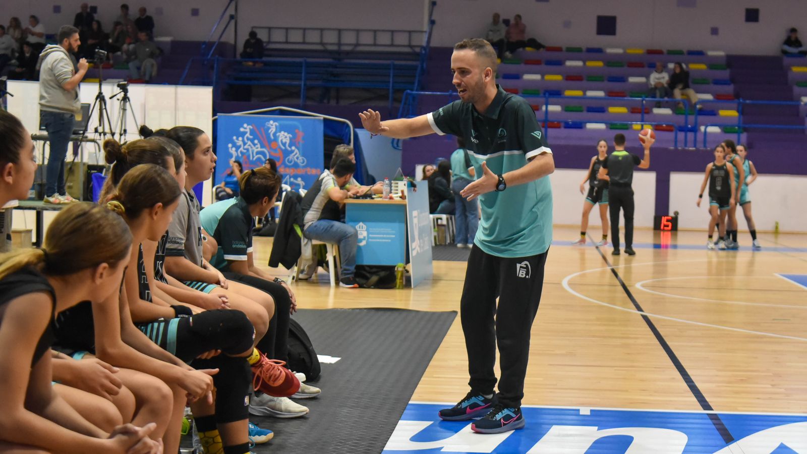 Las fotos de la segunda jornada del Andaluz infantil femenino de baloncesto en La Línea