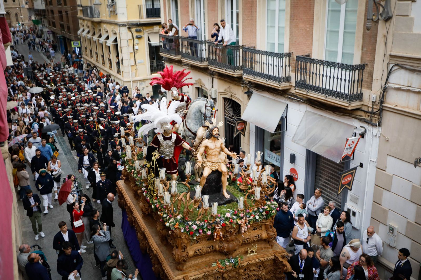Mira como la cena sale a las calles de Almería tras las lluvias