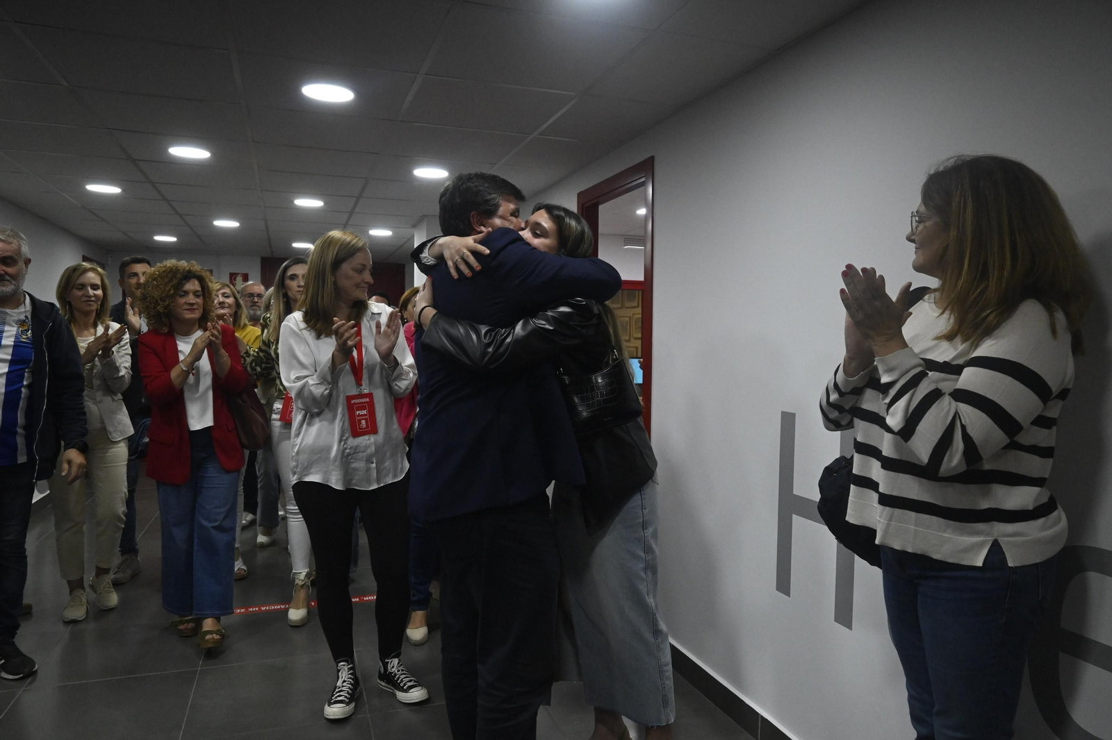 Imágenes del PSOE tras las elecciones municipales en Huelva