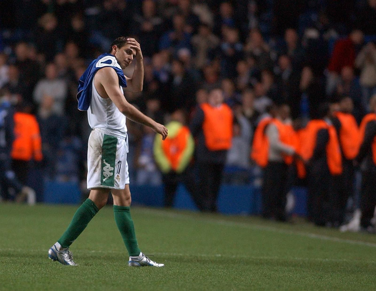 Momento en el que Joaquín se marchaba del Stamford Bridge con una camiseta del Chelsea