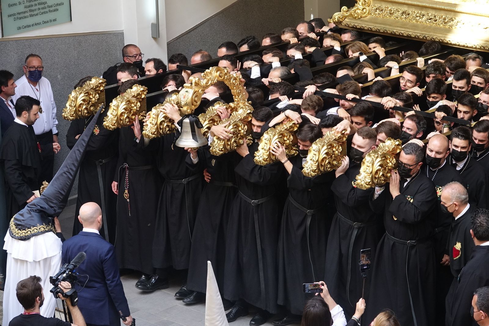 Las fotos de la cofradía del Amor, en el Viernes Santo de Málaga