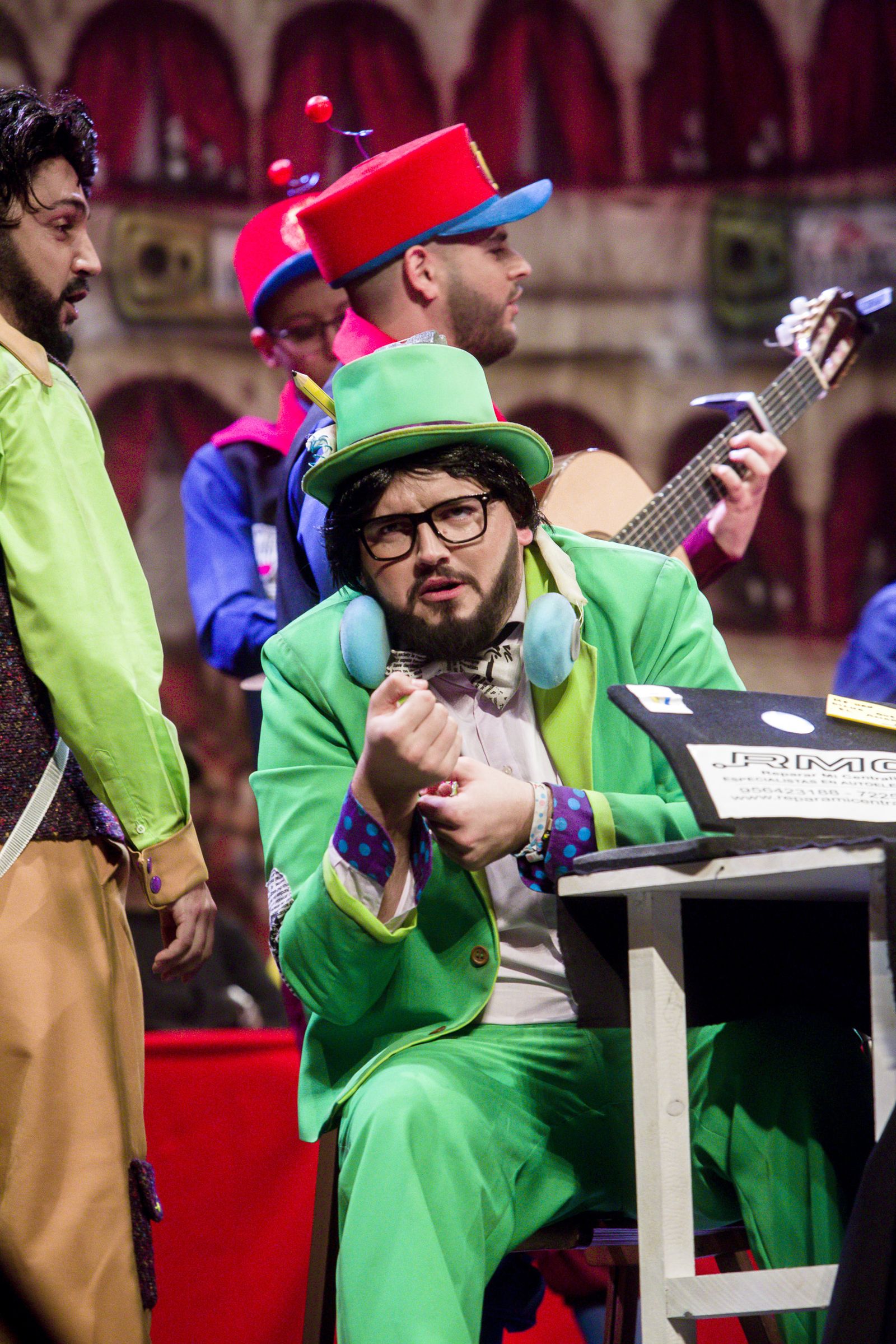 Chirigota Los periodistas se la dan de artistas