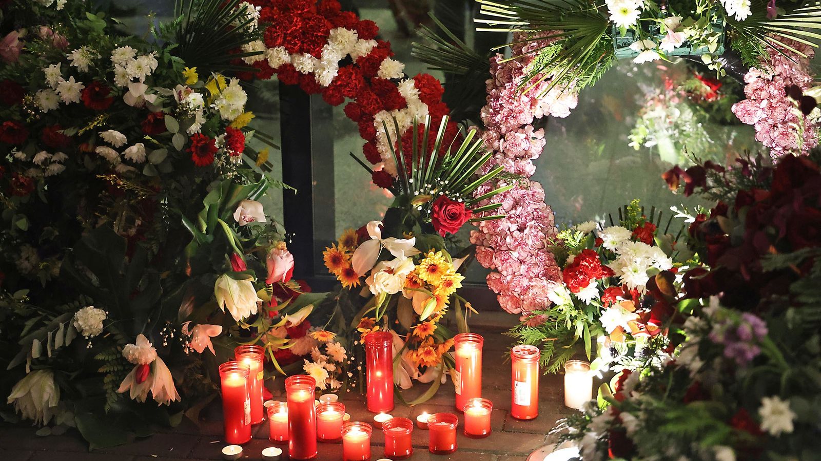 Vigilia y lectura de poemas por las victimas del accidente de tren de Adamuz.