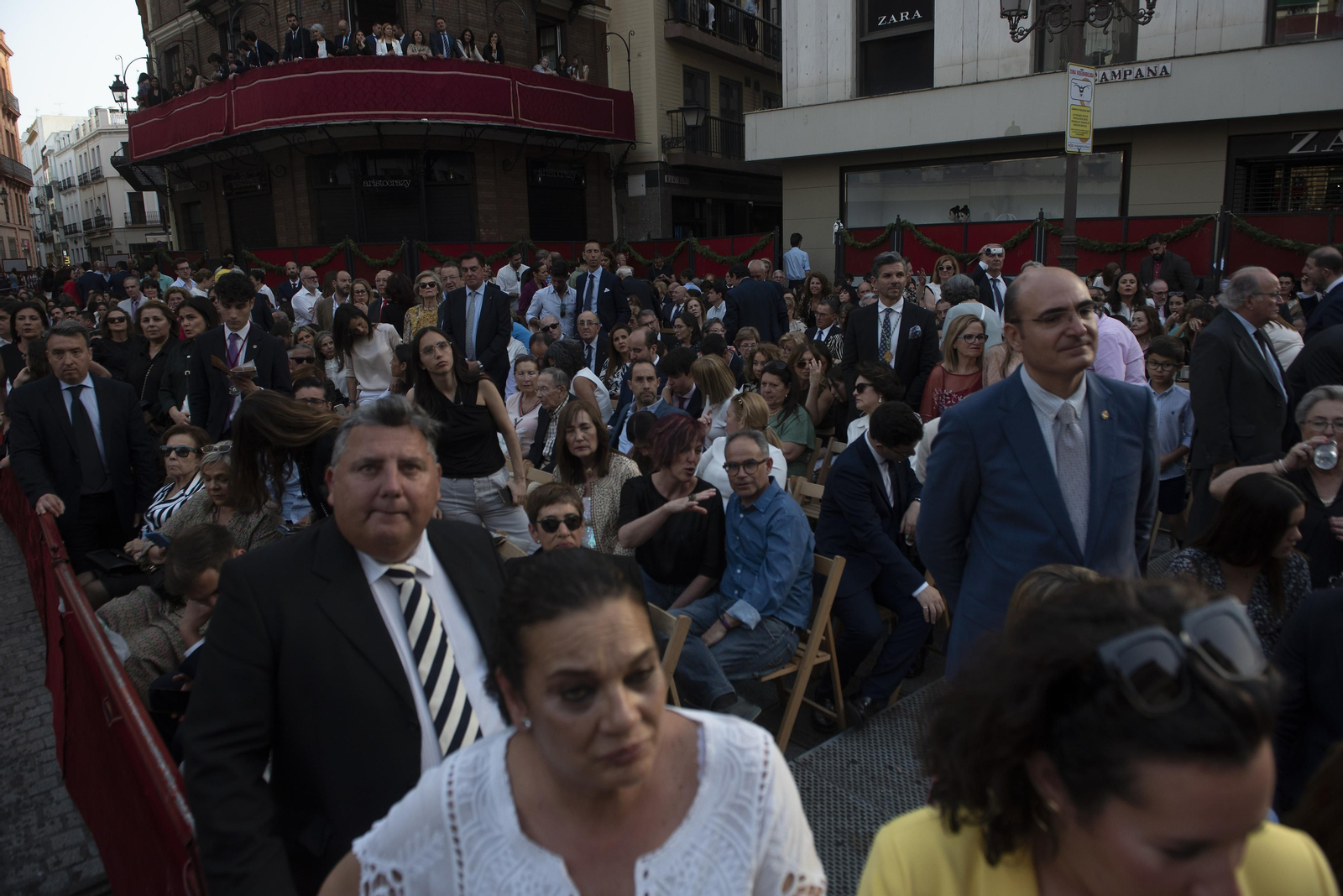 Las imágenes del Santo Entierro Grande por la Campana