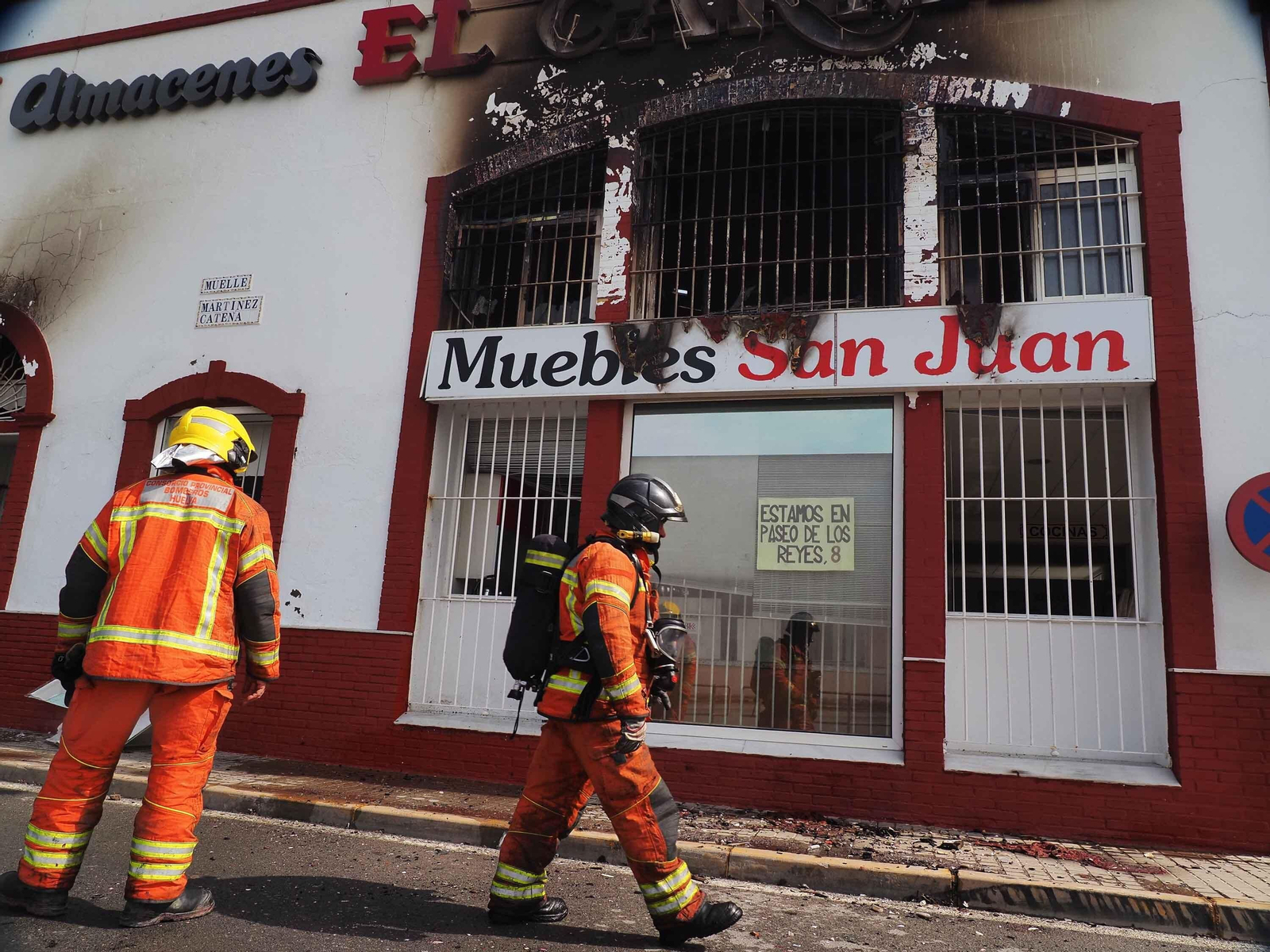 Así han quedado las naves industriales del polígono pesquero de Isla Cristina tras el incendio Así han quedado las naves industriales del polígono pesquero de Isla Cristina tras el incendio