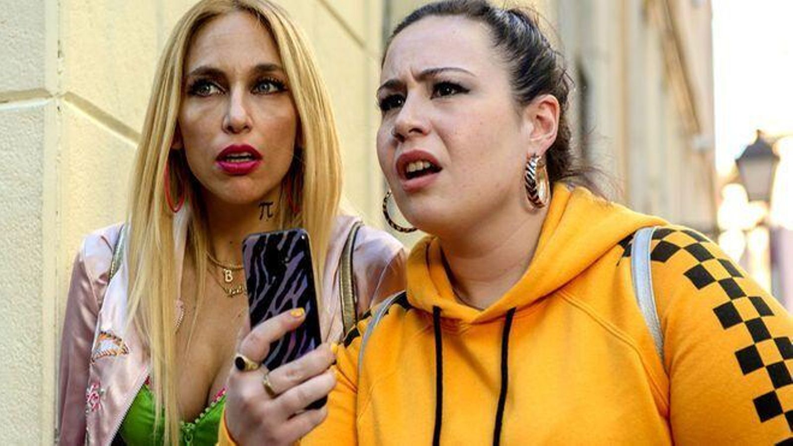 Las dos amigas de 'Por H o por B'