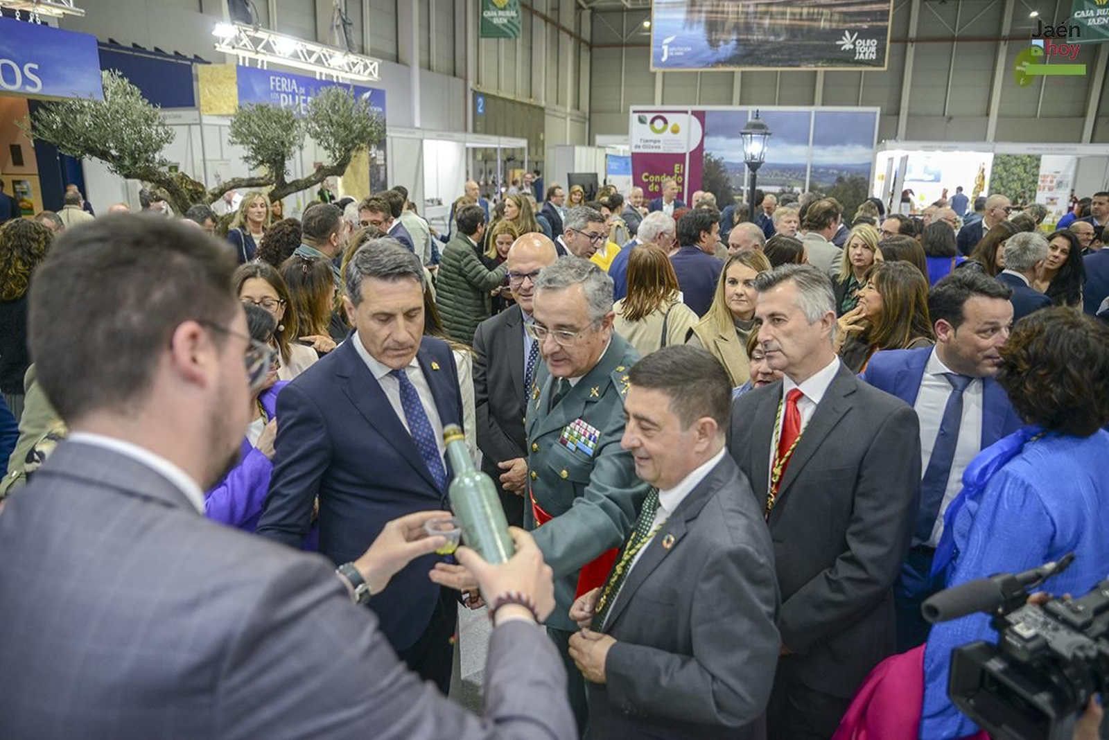 En imágenes: arrancan de forma multitudinaria la X Feria de los Pueblos de Jaén