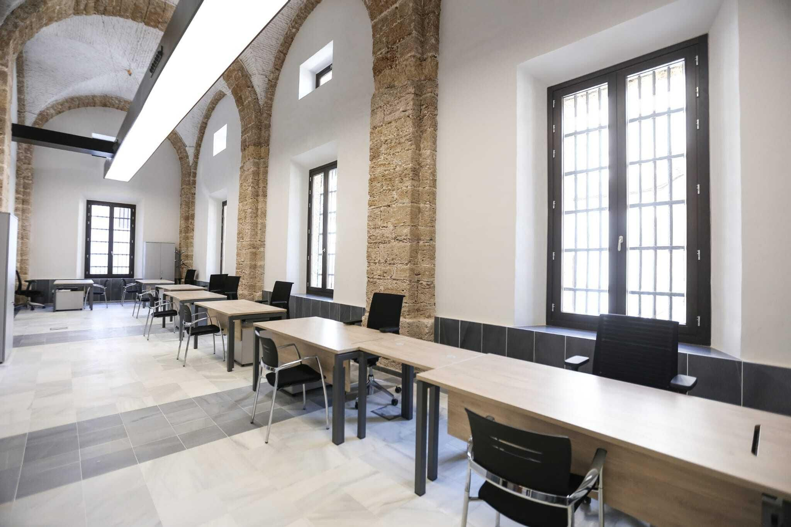 La apertura del Ayuntamiento de San Fernando ya rehabilitado, en imágenes