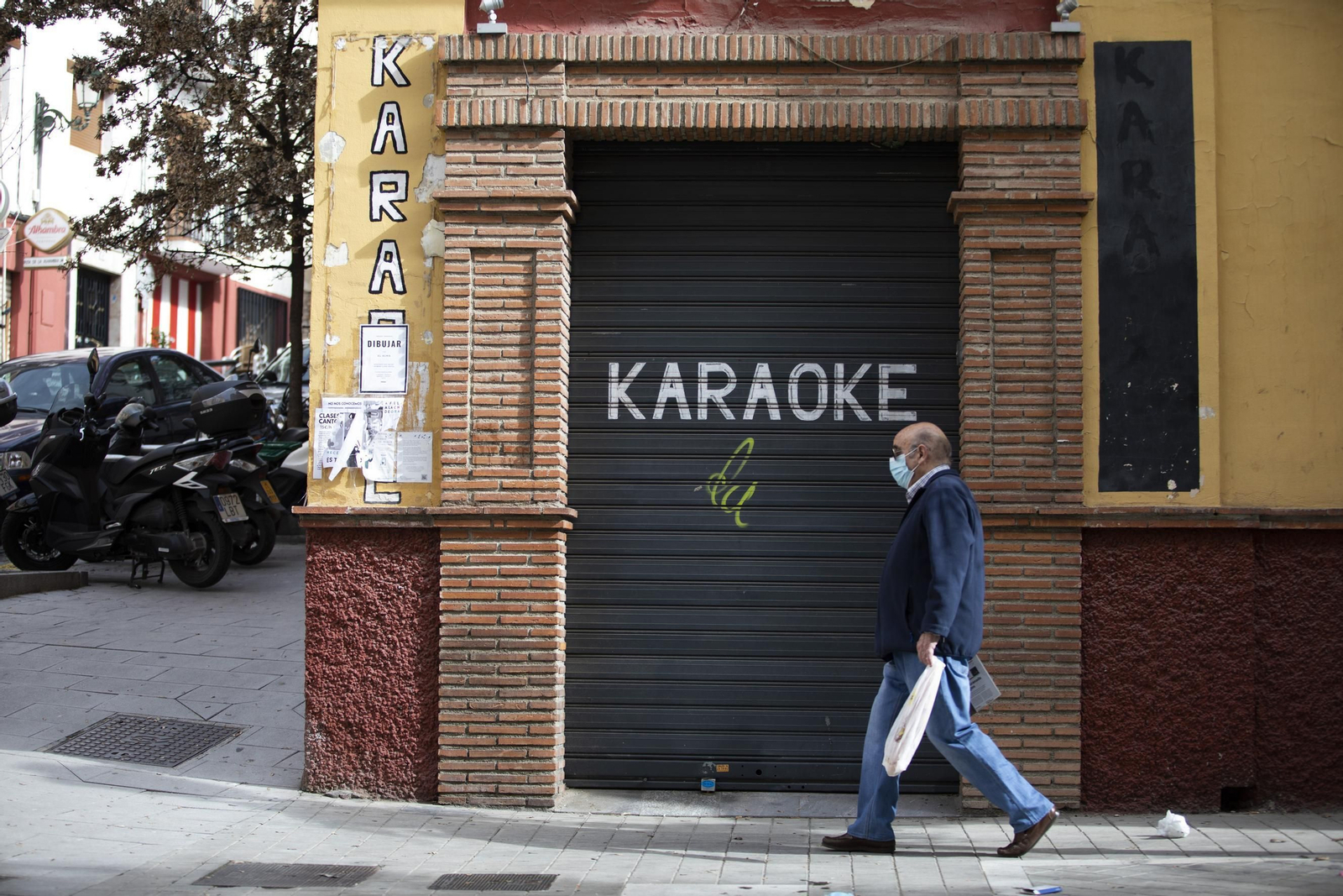 La cara y la cruz de la desescalada en Granada: discotecas abiertas y municipios con cierre de bares y comercios