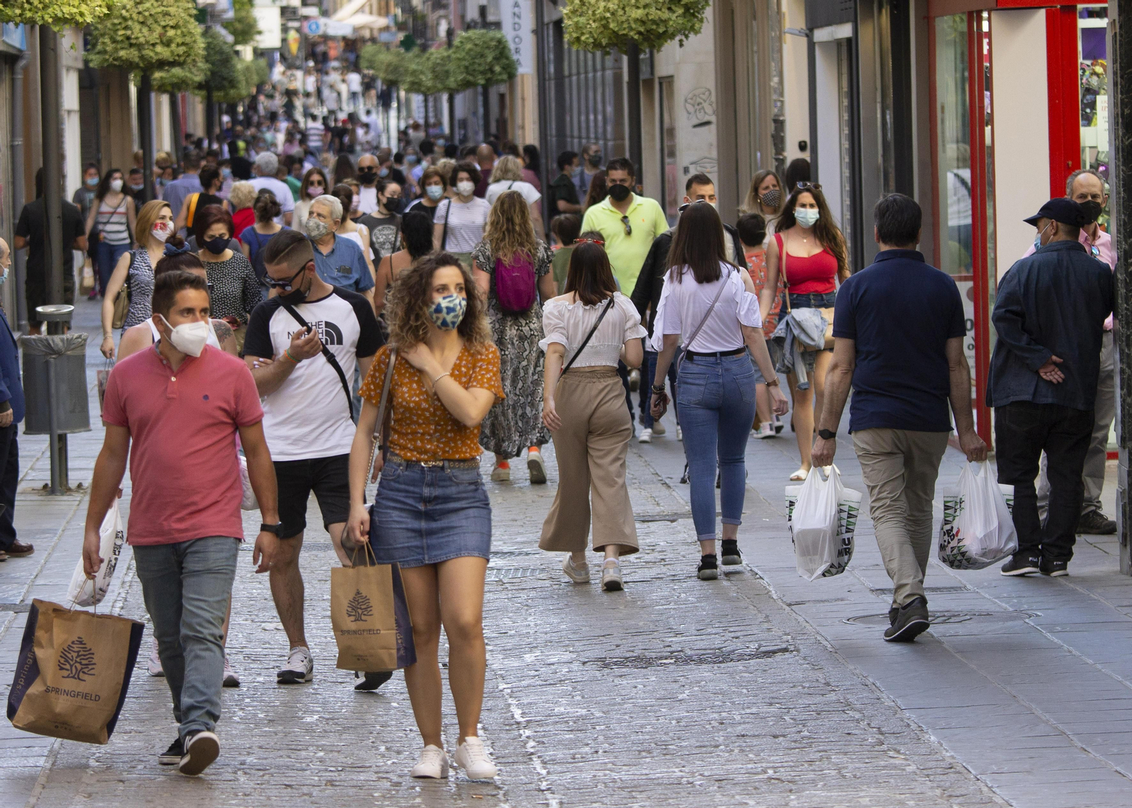 Fotos: ambiente de Granada en sus calles este sábado