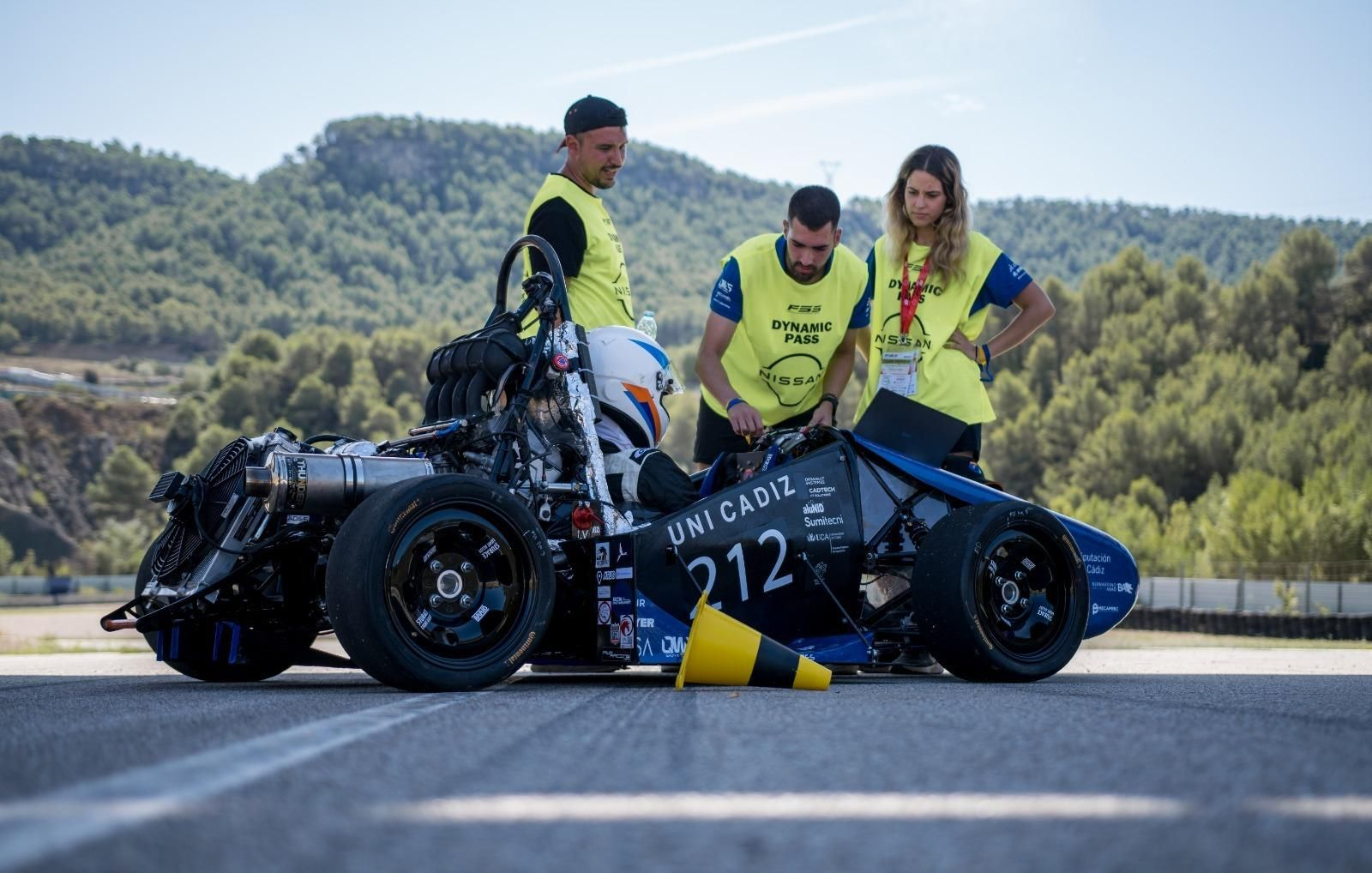 Fórmula Gades, equipo de la UCa, cierra la temporada en Alemania y Barcelona