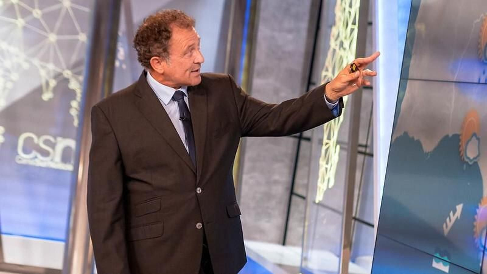 Carlos Almansa en una de sus predicciones en Canal Sur Carlos Almansa en una de sus predicciones en Canal Sur