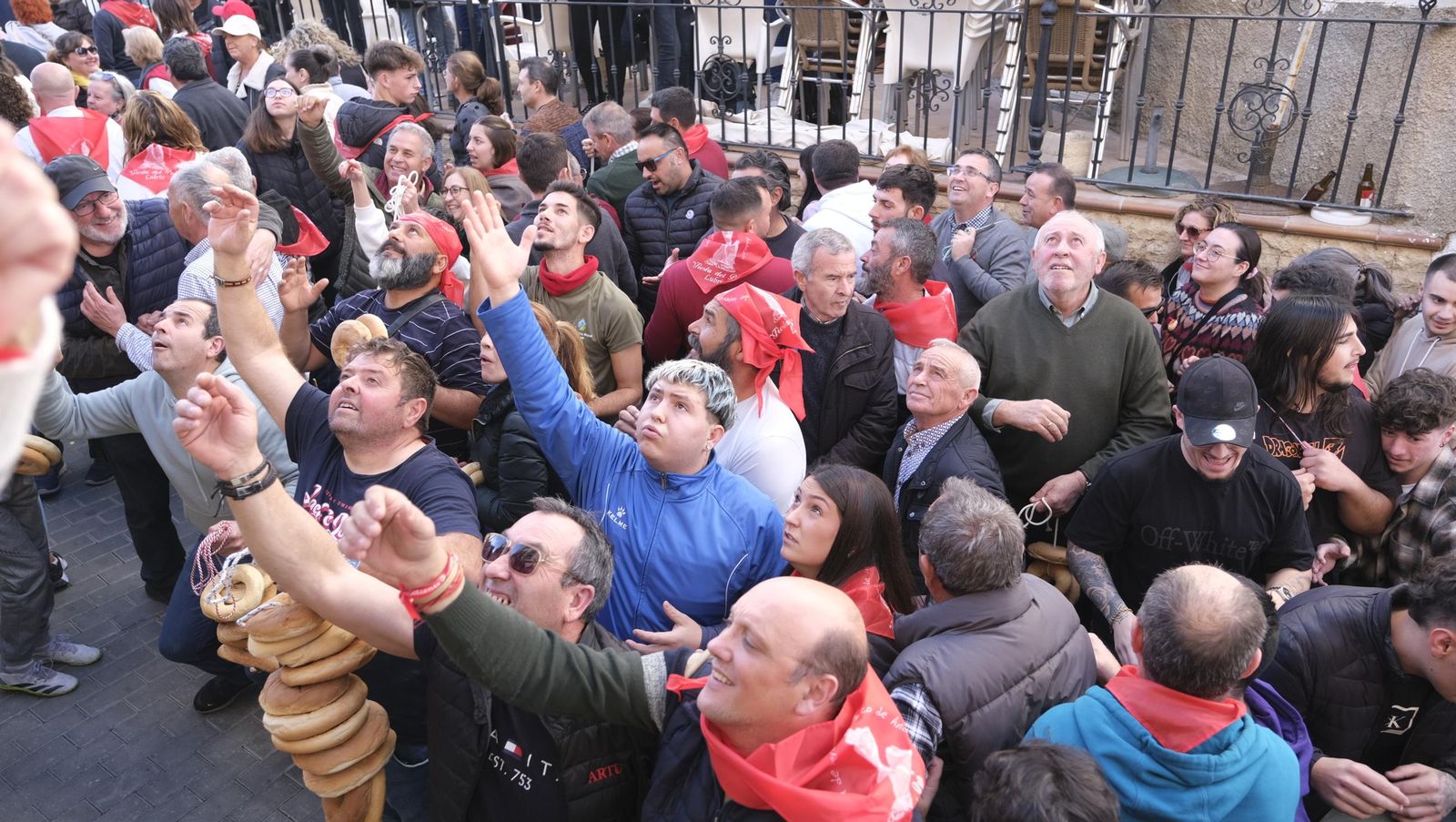 Procesión de San Sebastián y tirada de roscos en Lubrín, en imágenes