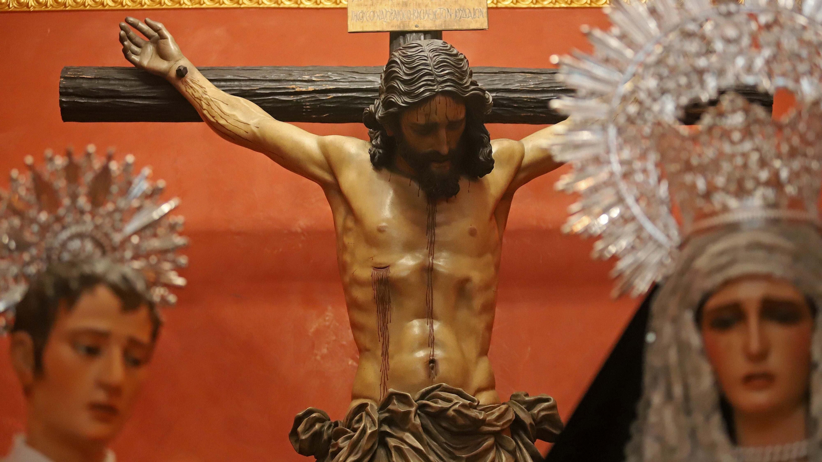 Fotos del Lunes Santo en La Línea: El Silencio