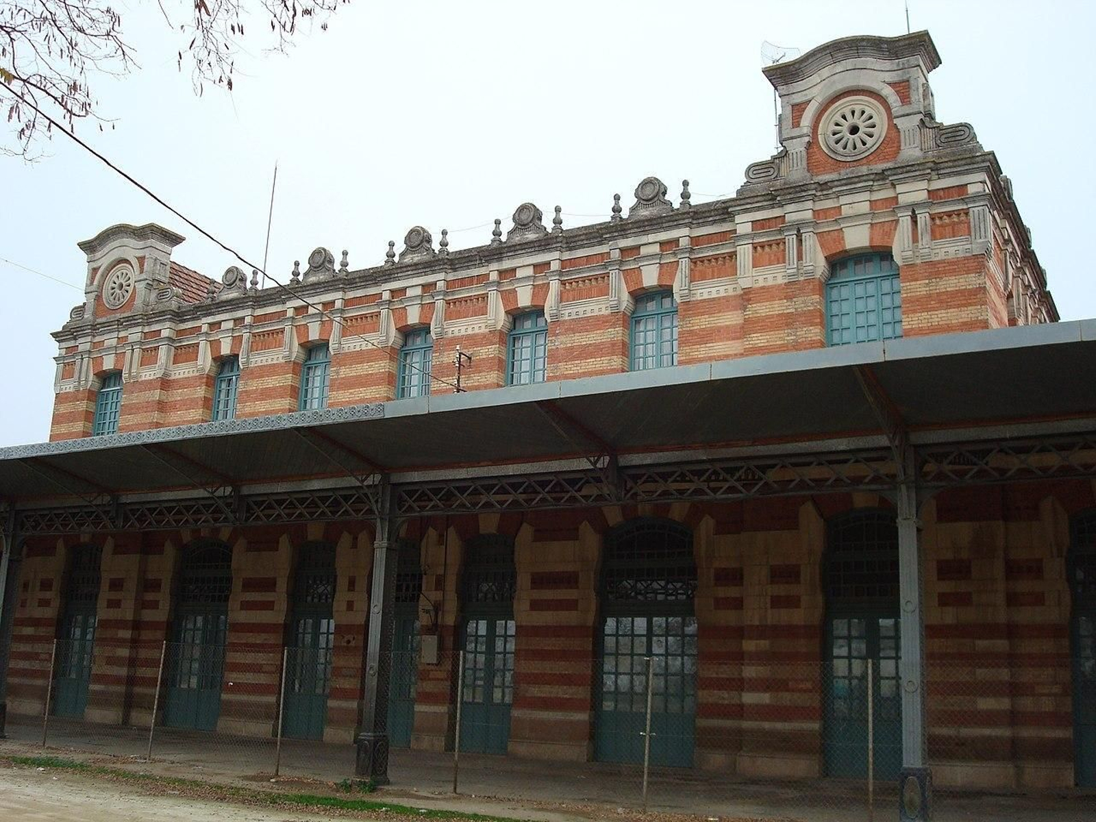 Estación de Madrid del Paseo de la Estación de Linares, ahora en desuso, fue utilizada por la minería local.