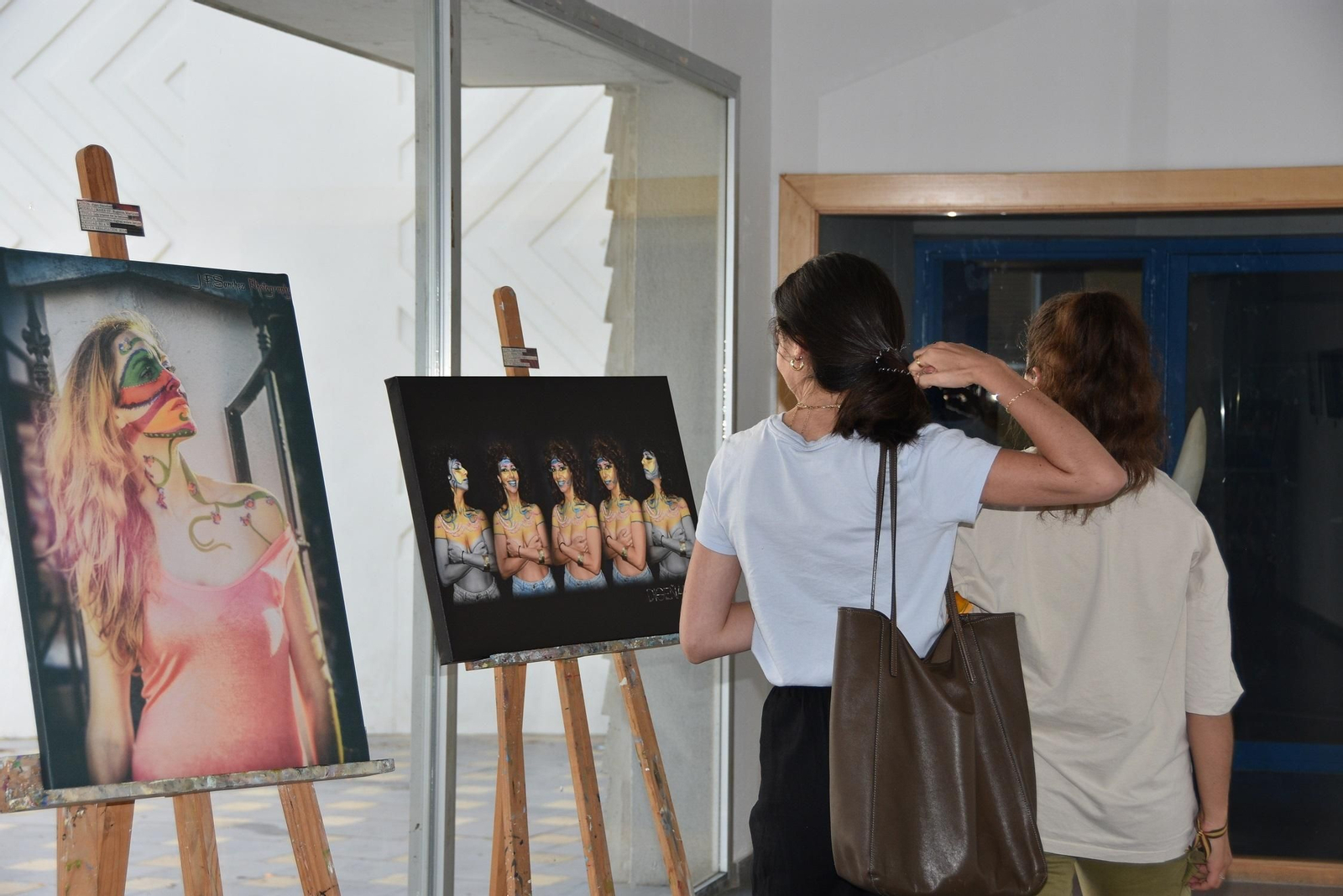 Exposición fotográfica sobre maquillaje artístico 'Amarte'.