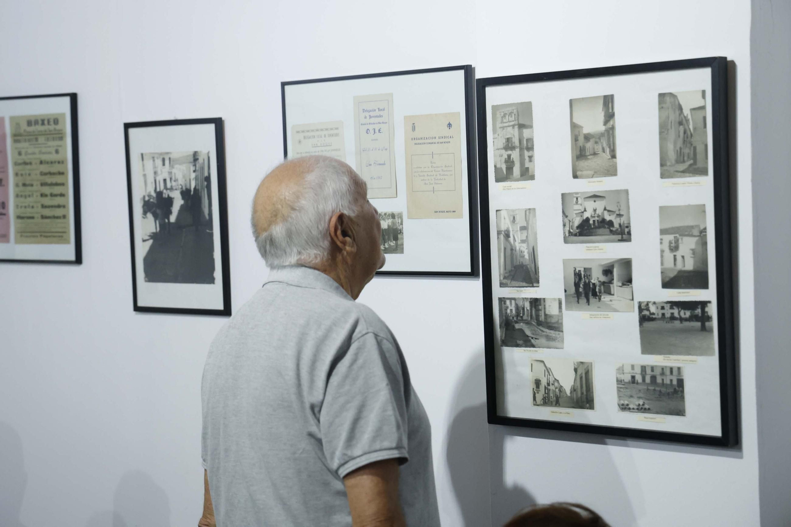 Las fotos de la exposición "El San Roque de los 60" y la presentación de los libros "Plaza de Armas" y "Alameda" de Antonio Pérez Girón