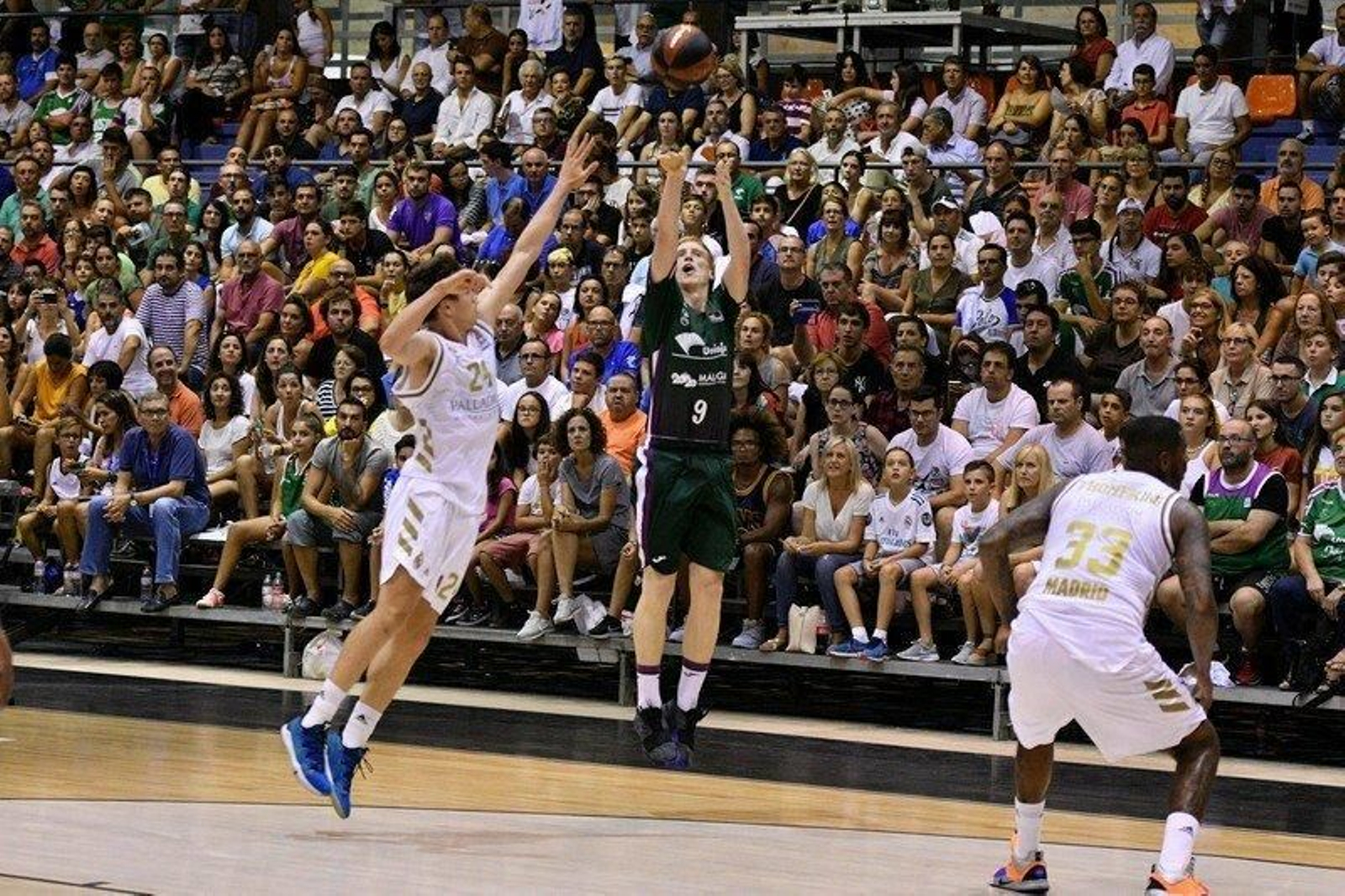 Las fotos del Unicaja - Real Madrid en Nerja