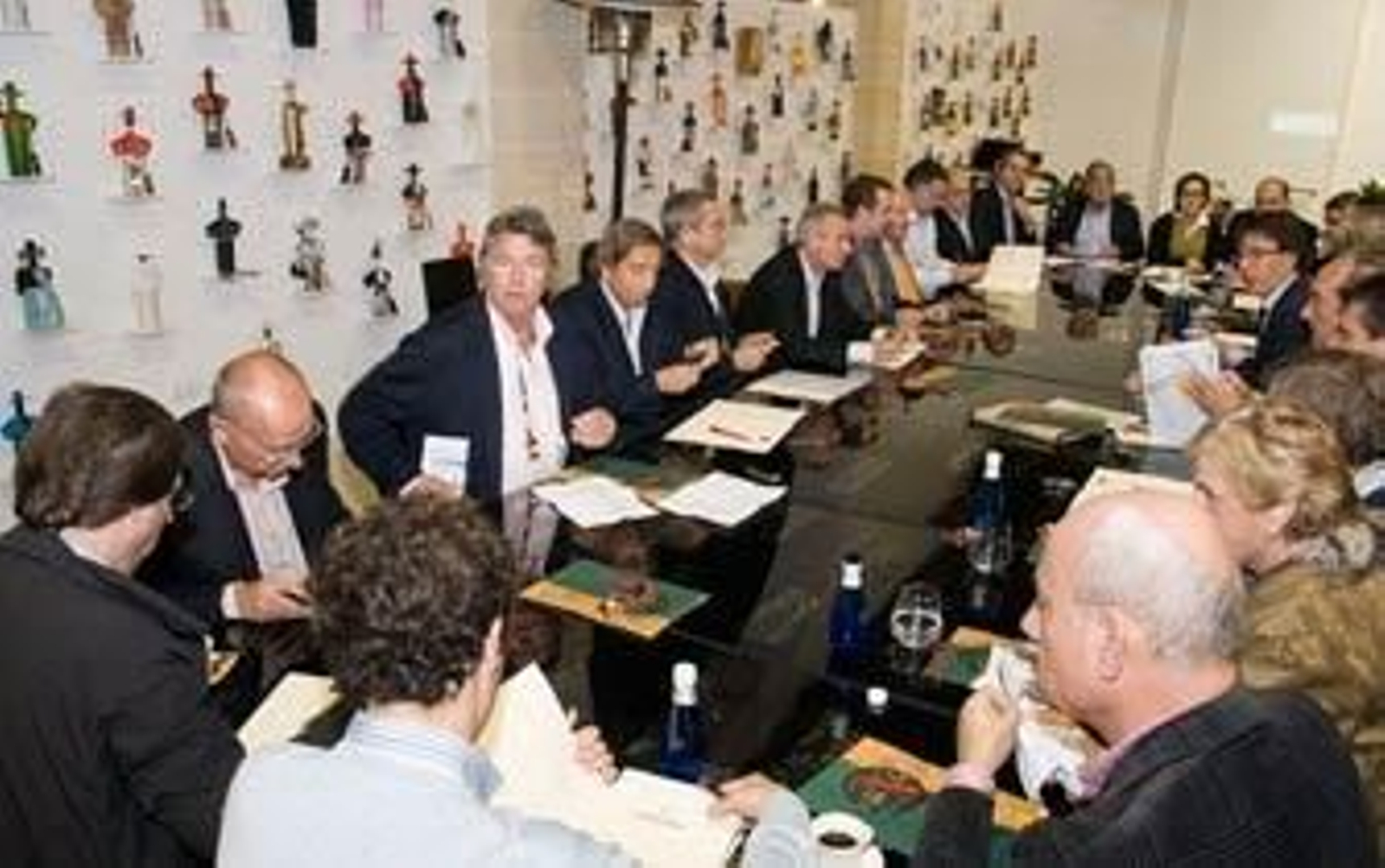 El prestigioso 'Club de los 20' se reúne en las bodegas González Byass