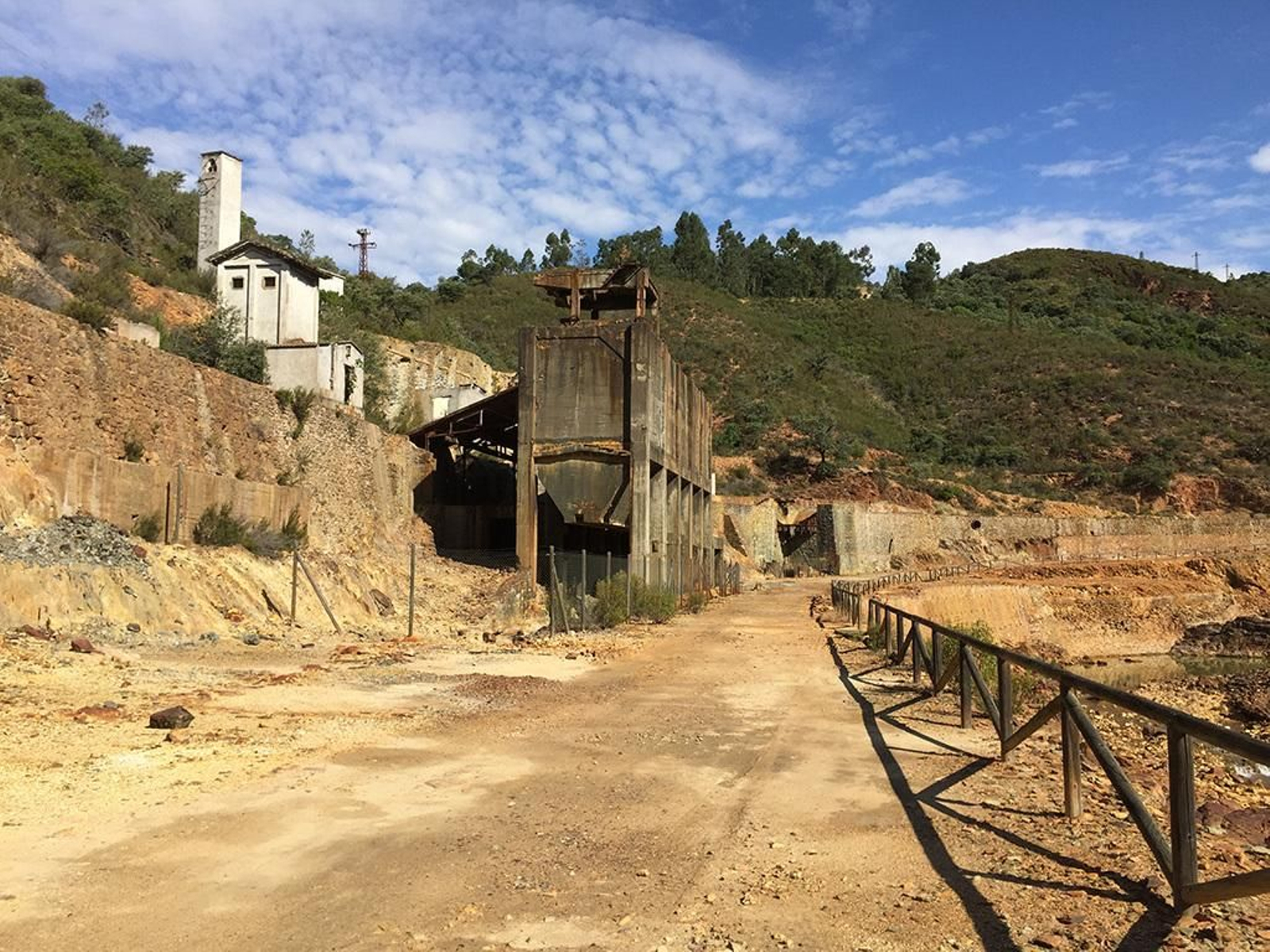 Campofrío-Mina Concepción: sendero por el camino del Odiel