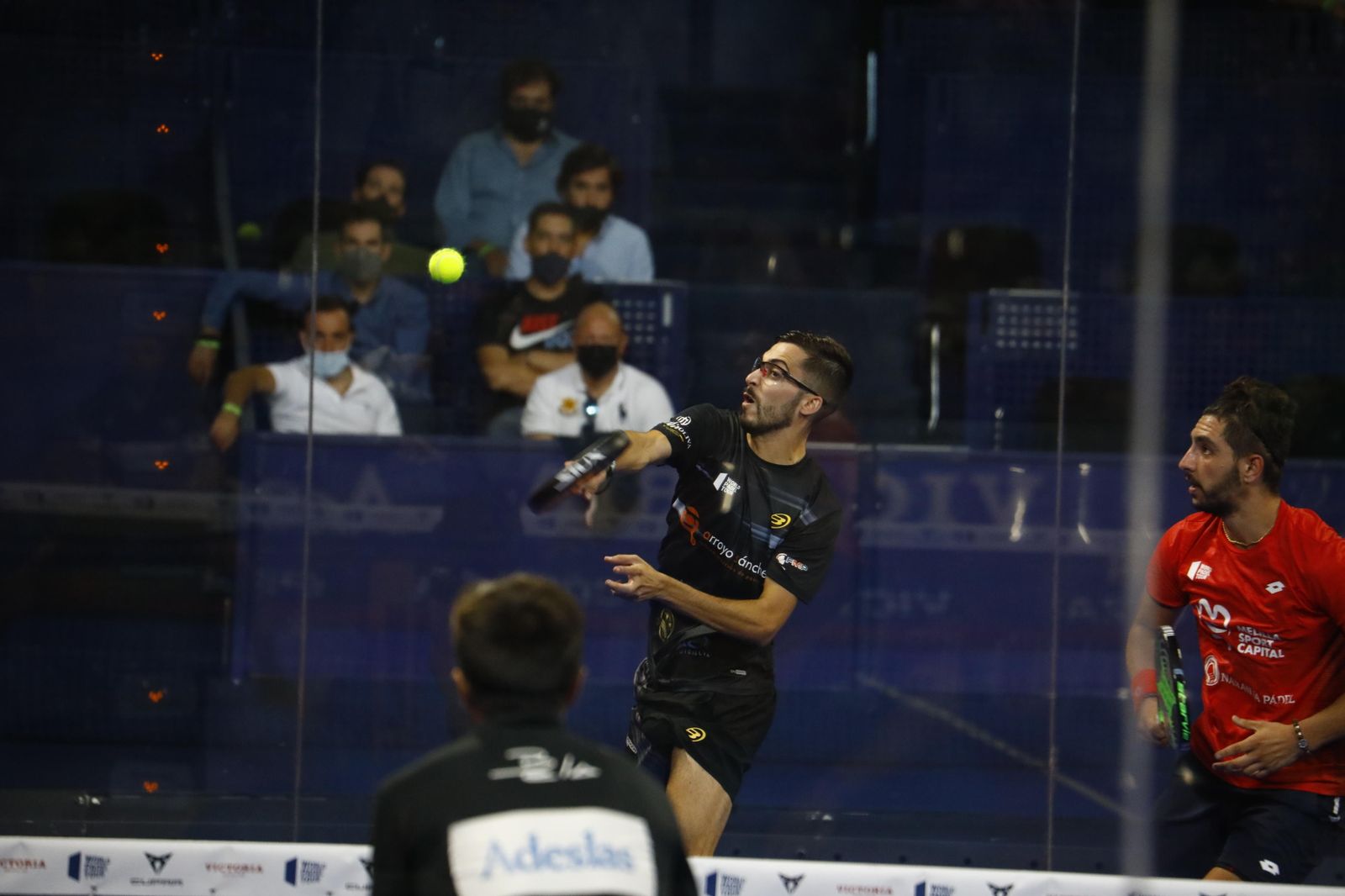 La cara y la cruz de Javi Garrido y Xisco Gil en el World Padel Tour de Córdoba, en imágenes