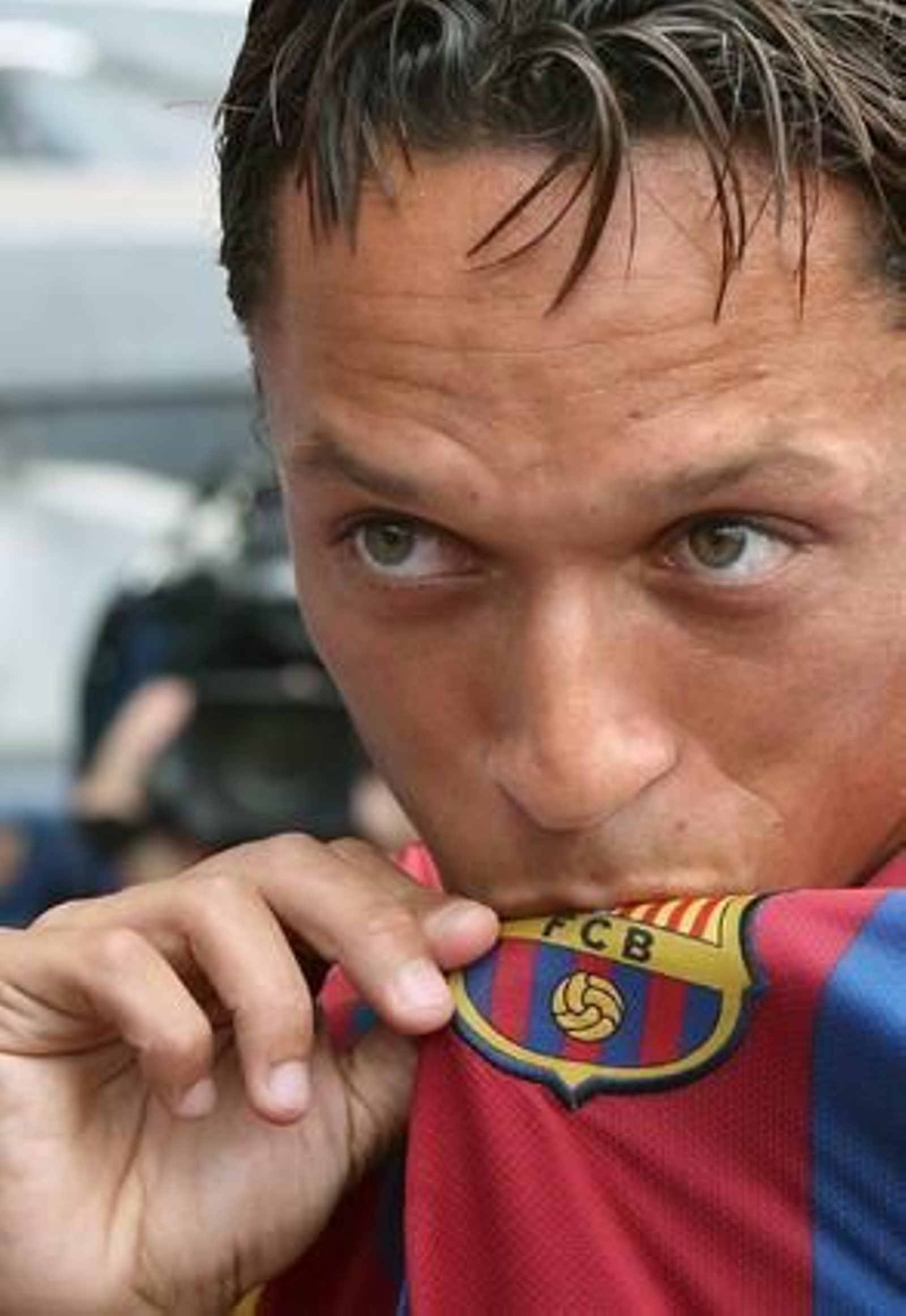 El Barça presenta a Adriano. / EFE