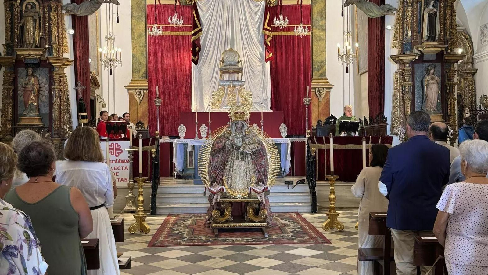 La Coronada, en su templo, el pasado domingo.