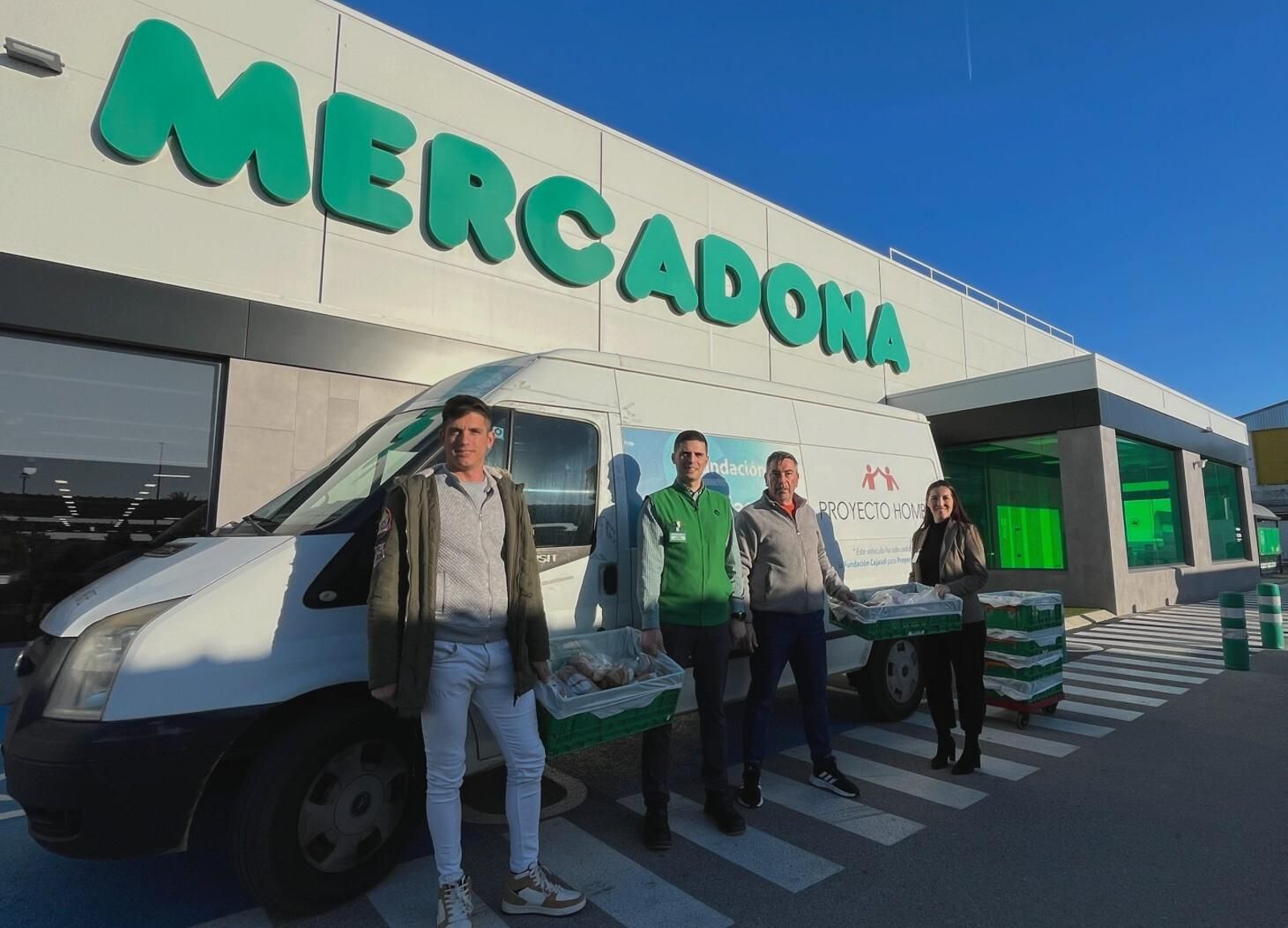 Entrega de alimentos a Proyecto Hombre en El Viso del Alcor