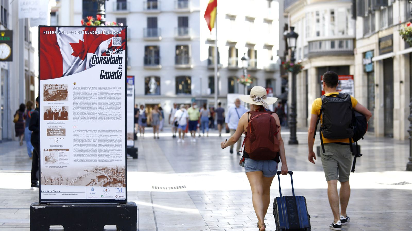 Exposición ‘400 años de historia de los consulados en Málaga’ en la calle Larios.