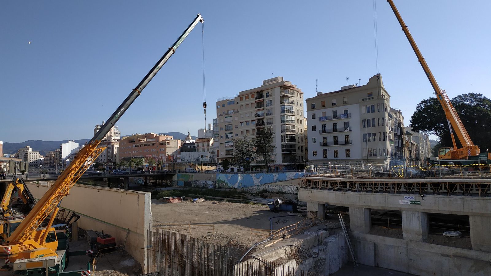 Trabajos en el puente de Tetuán.