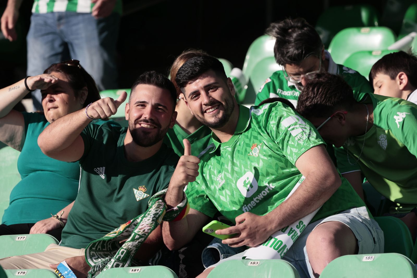 Buscáte en las gradas del Villamarín