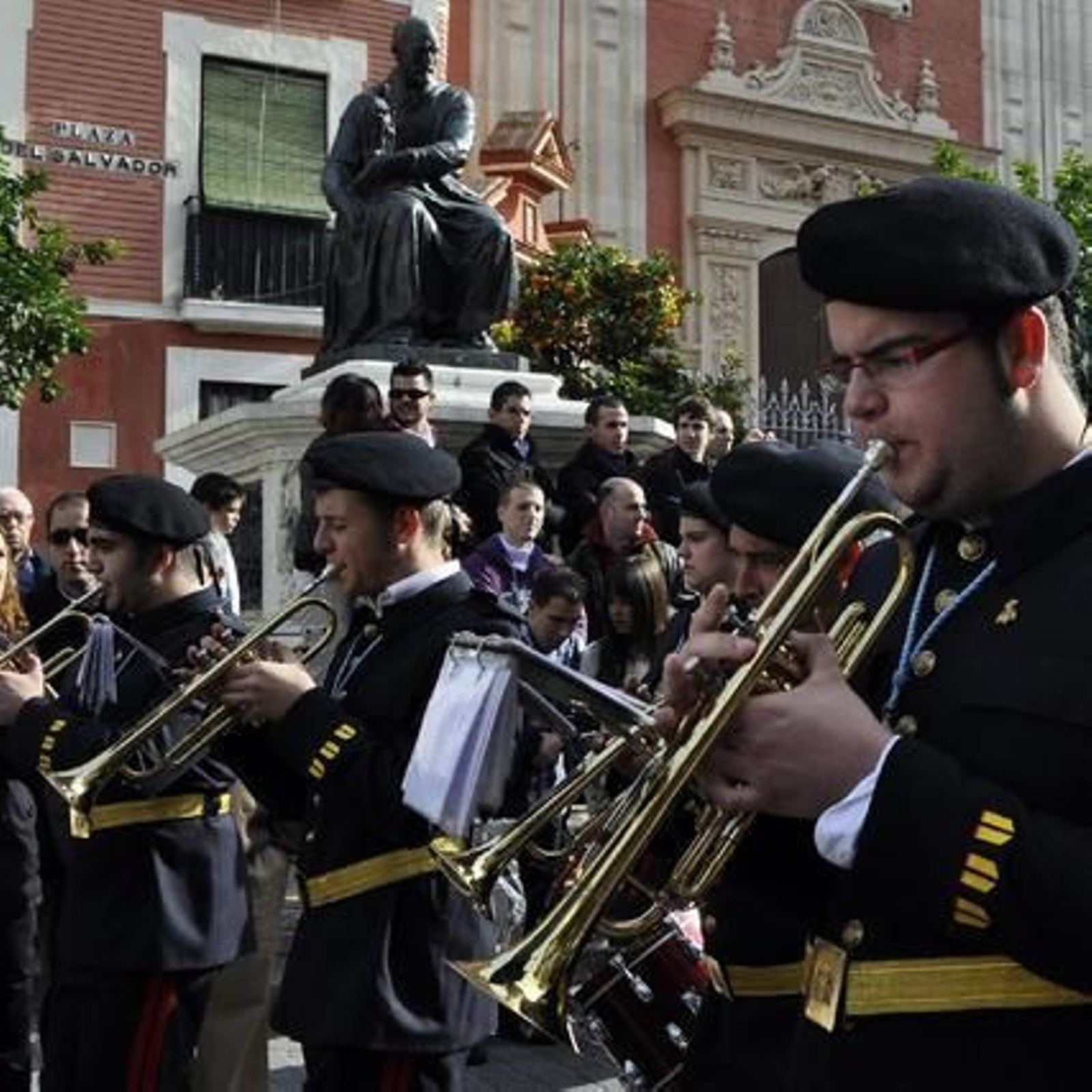 Una de las bandas, a su paso por El Salvador. / Manuel Gómez